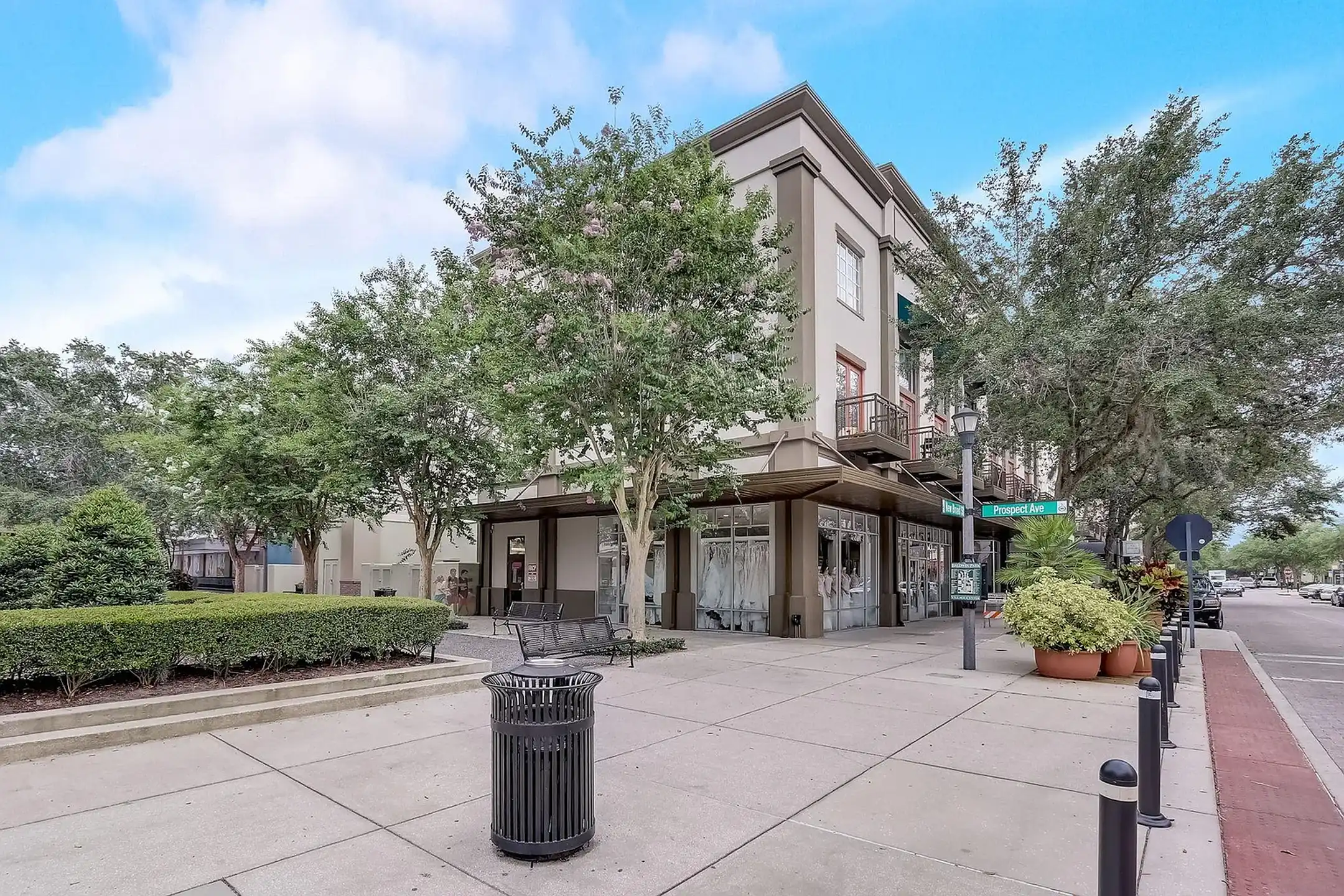 Majestic of Downtown Baldwin Park 4840 New Broad St Orlando