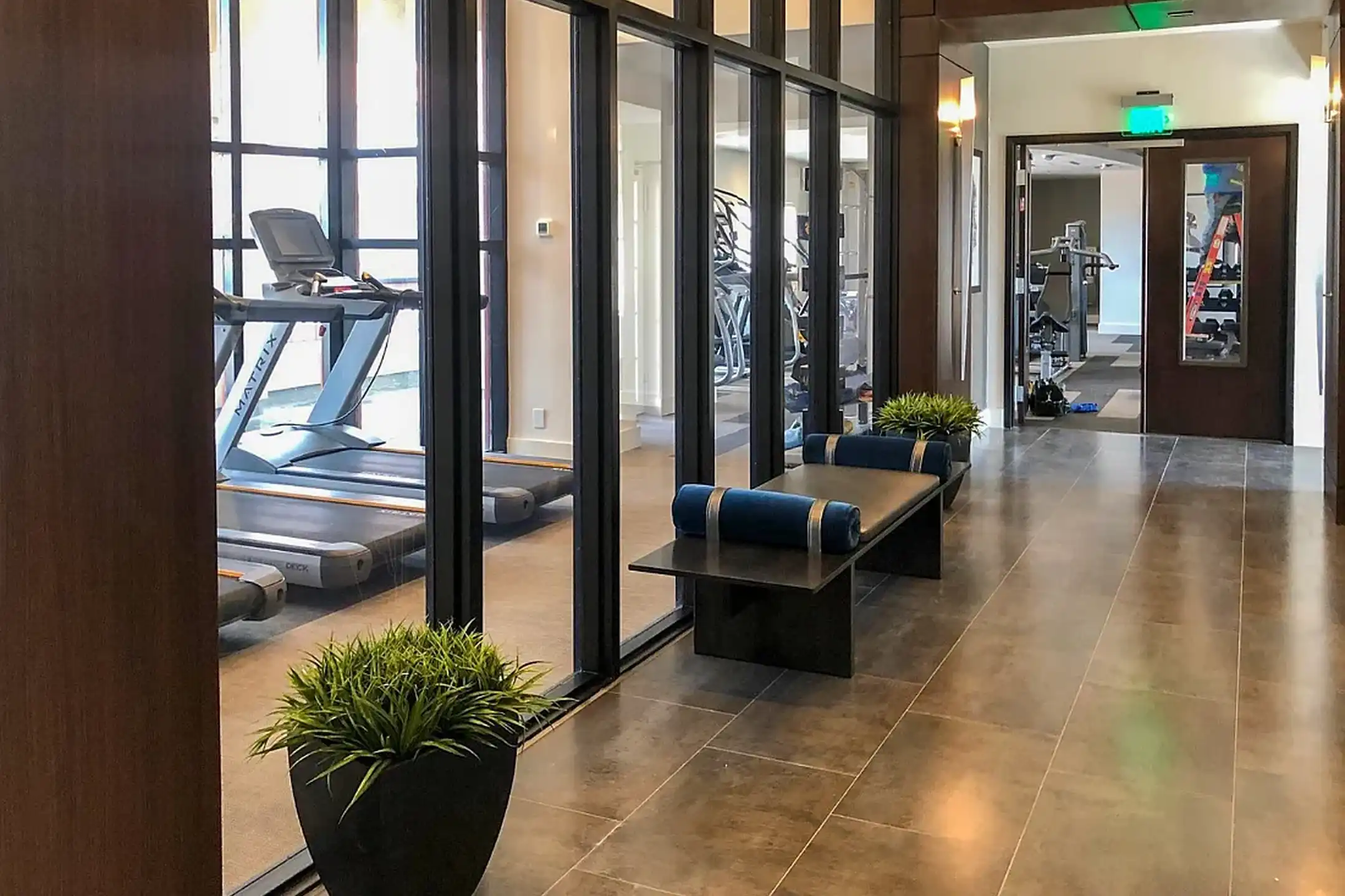 Mizner Park Apartments - 401 NE Mizner Blvd - Boca Raton, FL | Rent., image size:2160x1440