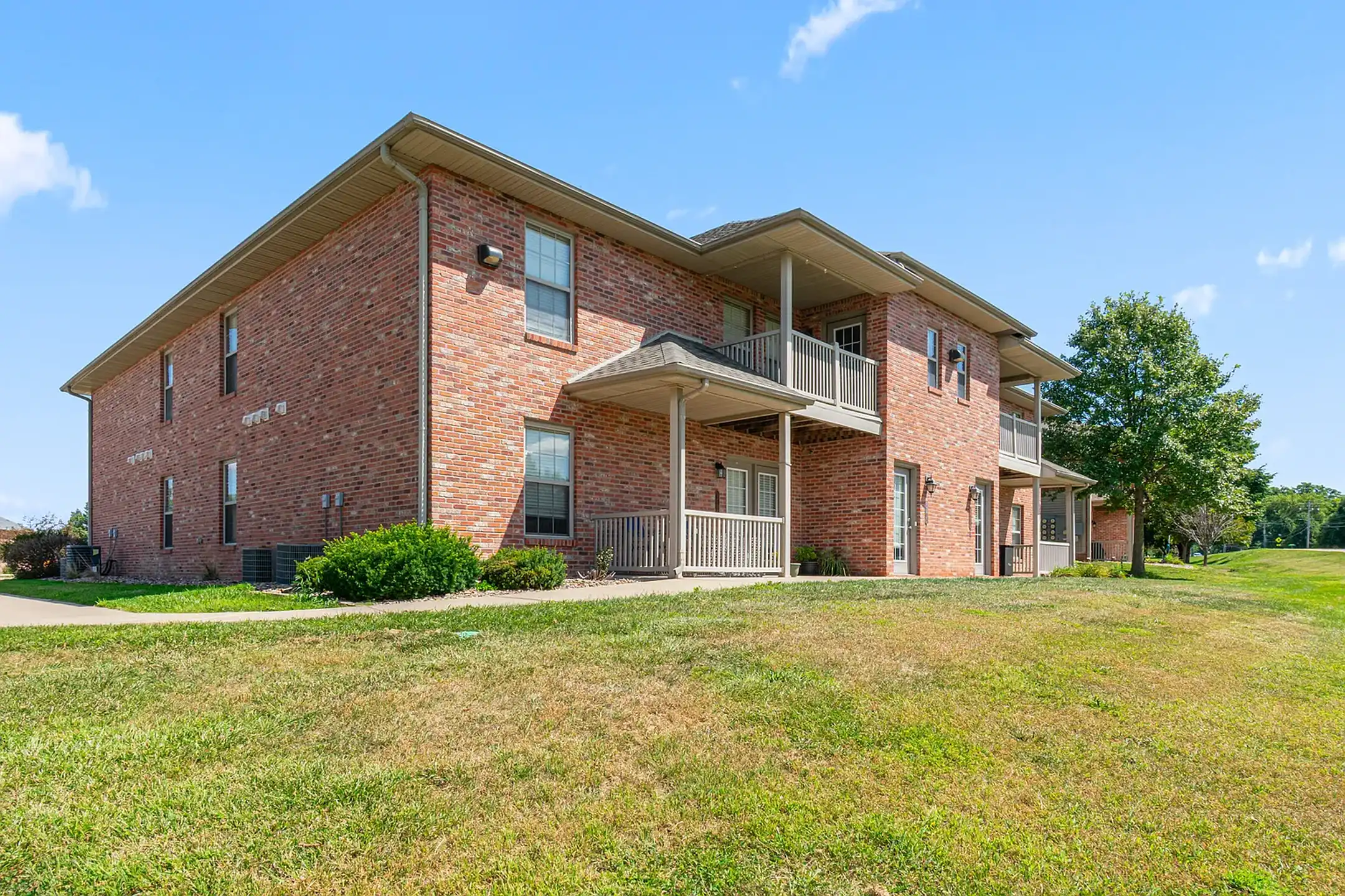 Prairie Vista Apartments 2401 W Alta Rd Peoria, IL