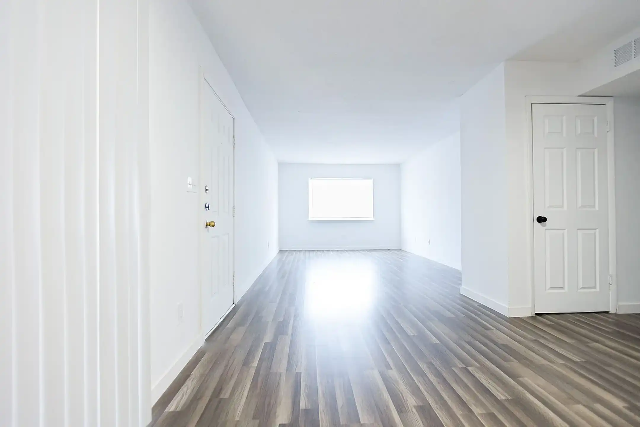 Nissan Golden Gate - 1075 N Hairston Rd - Stone Mountain, GA | Rent.