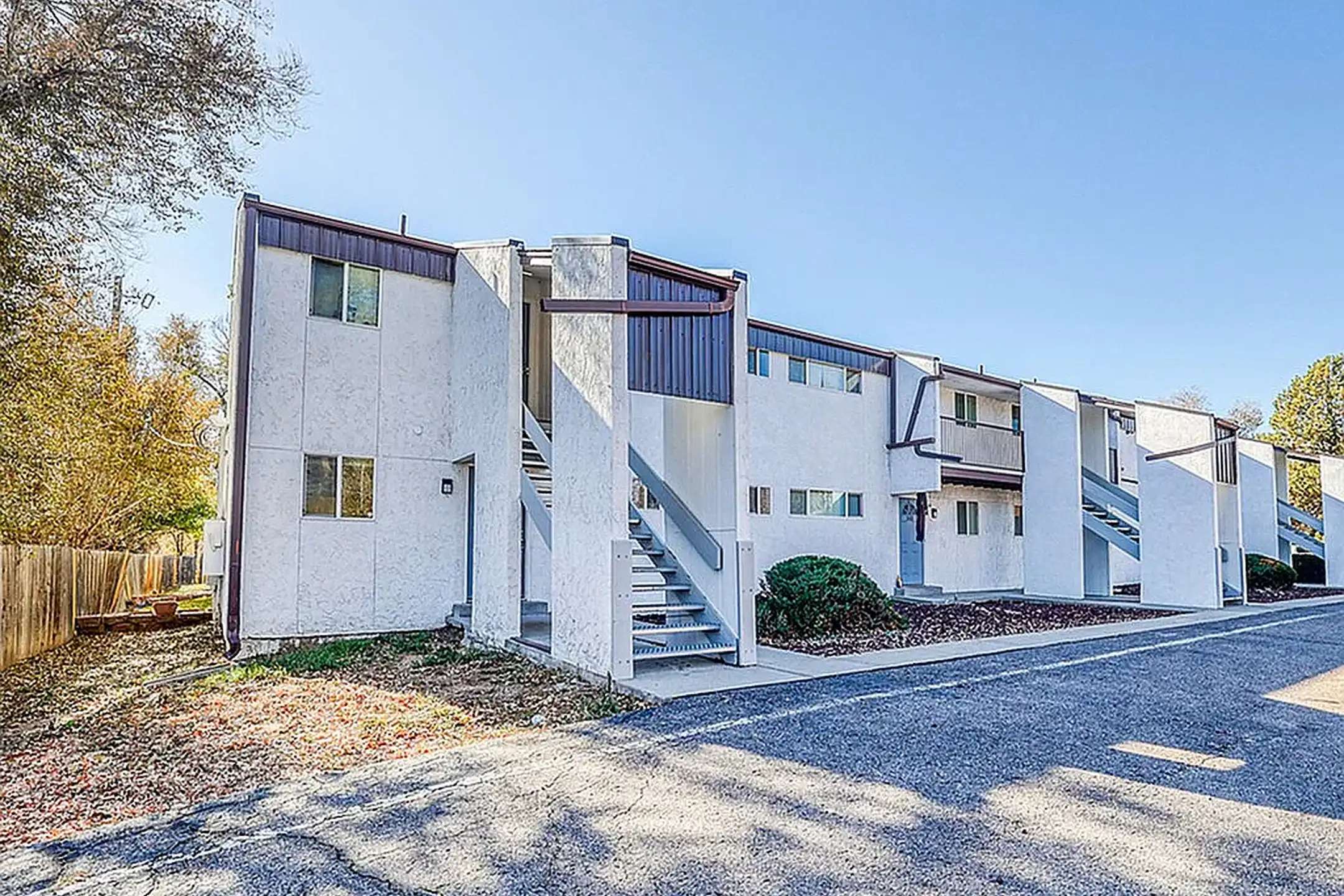 Curated visual reference: Remote Mountain Apartment Rentals Reference: Elk Mountain Apartments 186 196 N Ingalls St Lakewood Co