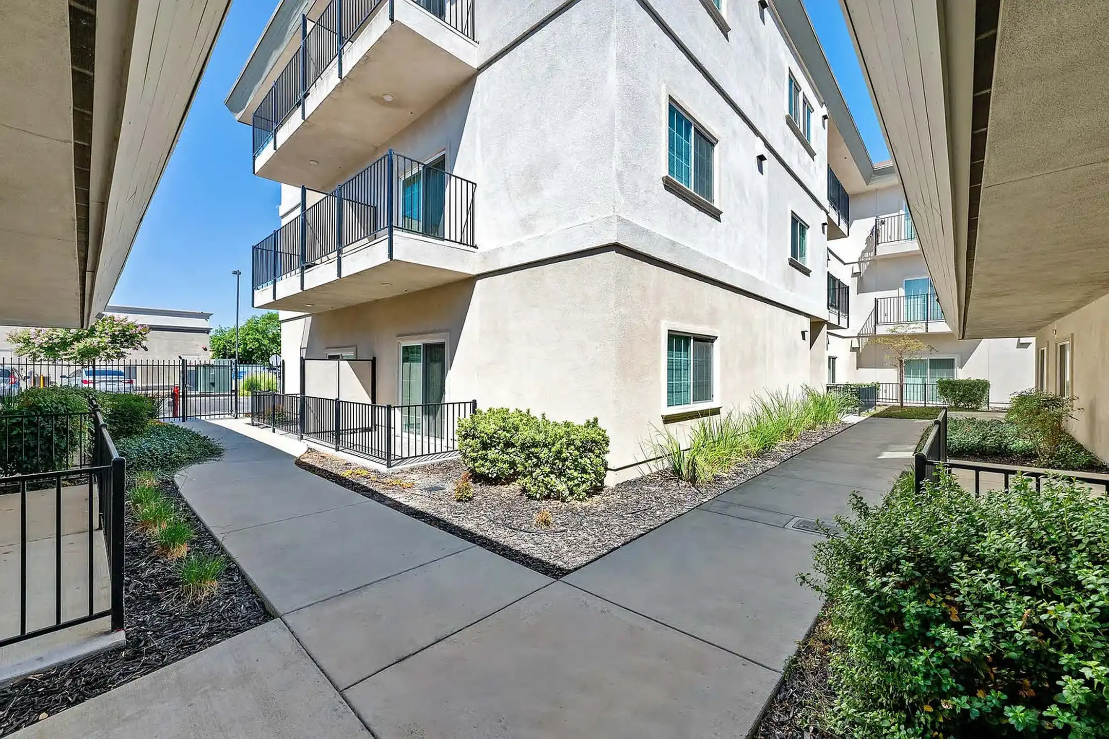 Volare Apartment Homes - 2750 N Texas St - Fairfield, CA | Rent.