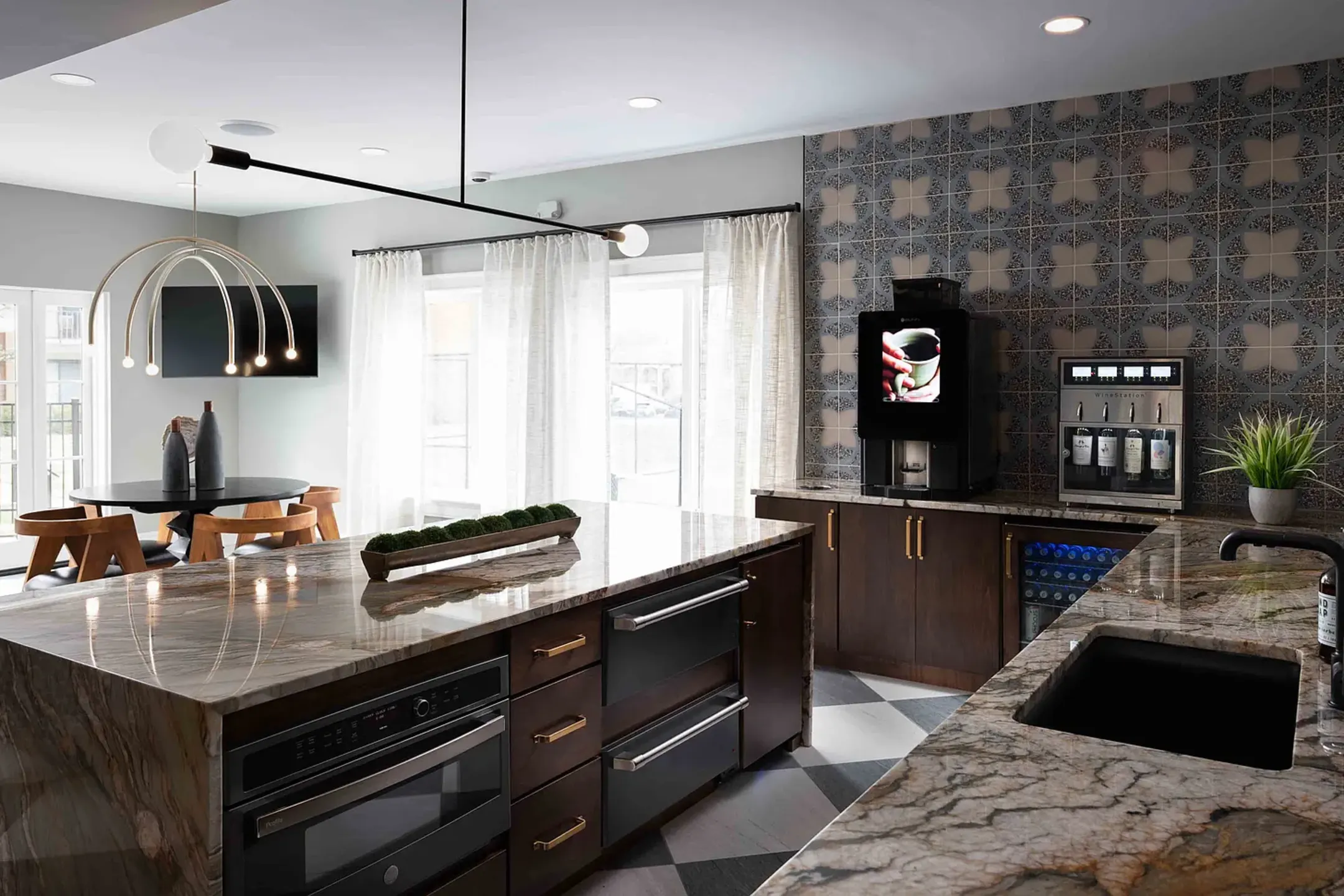 Hurstbourne Grand Apartments - 8916 Marksfield Rd