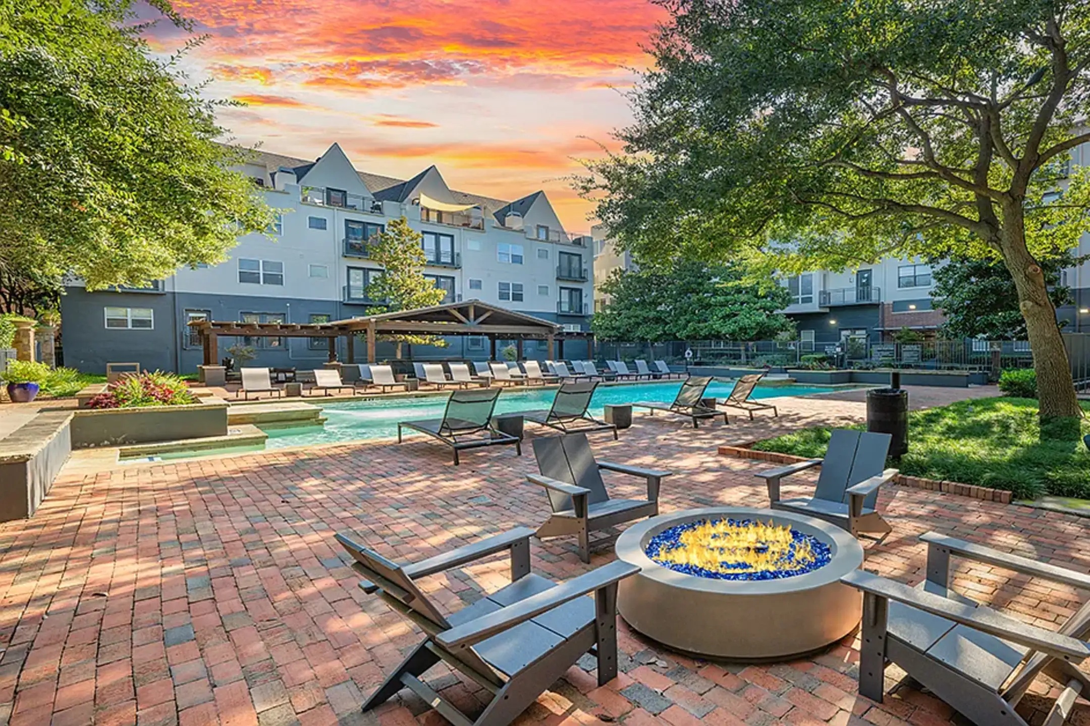 MAA Heights - 3015 State St - Dallas, TX | Rent.