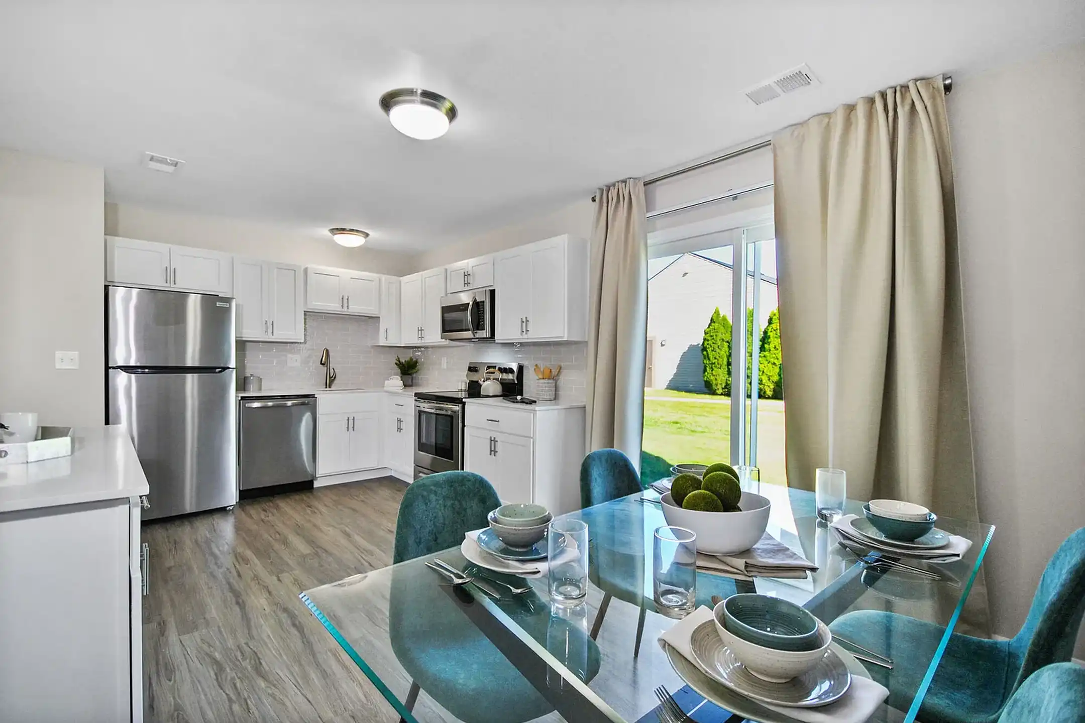 Rochester Villas 1070 Villa Park Dr Troy MI Rent