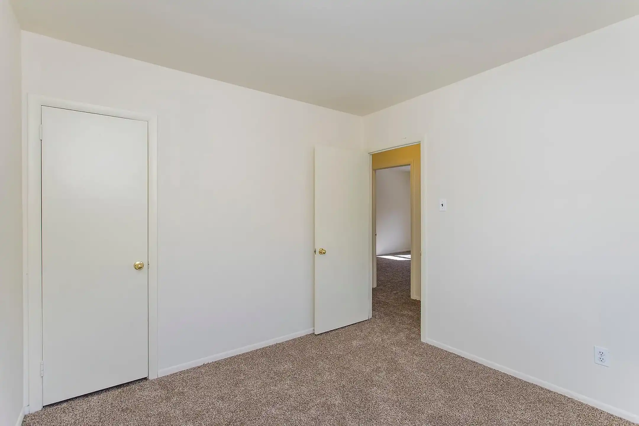 Colonial Village Townhomes - 8875 Ridge Ave - Philadelphia, PA | Rent.