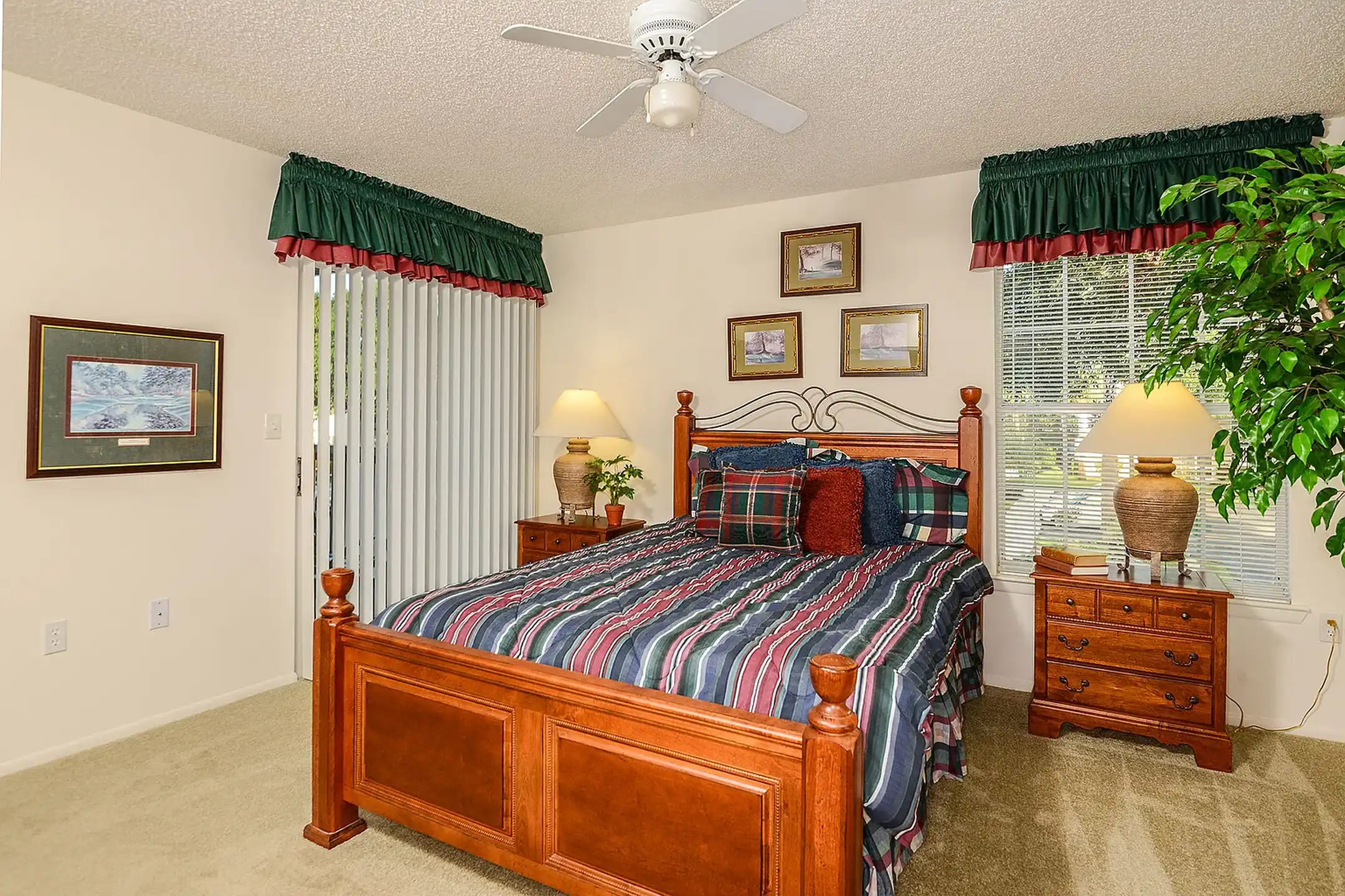 Hunters Glen Apartments - 2562 10th St - Sarasota, FL | Rent.