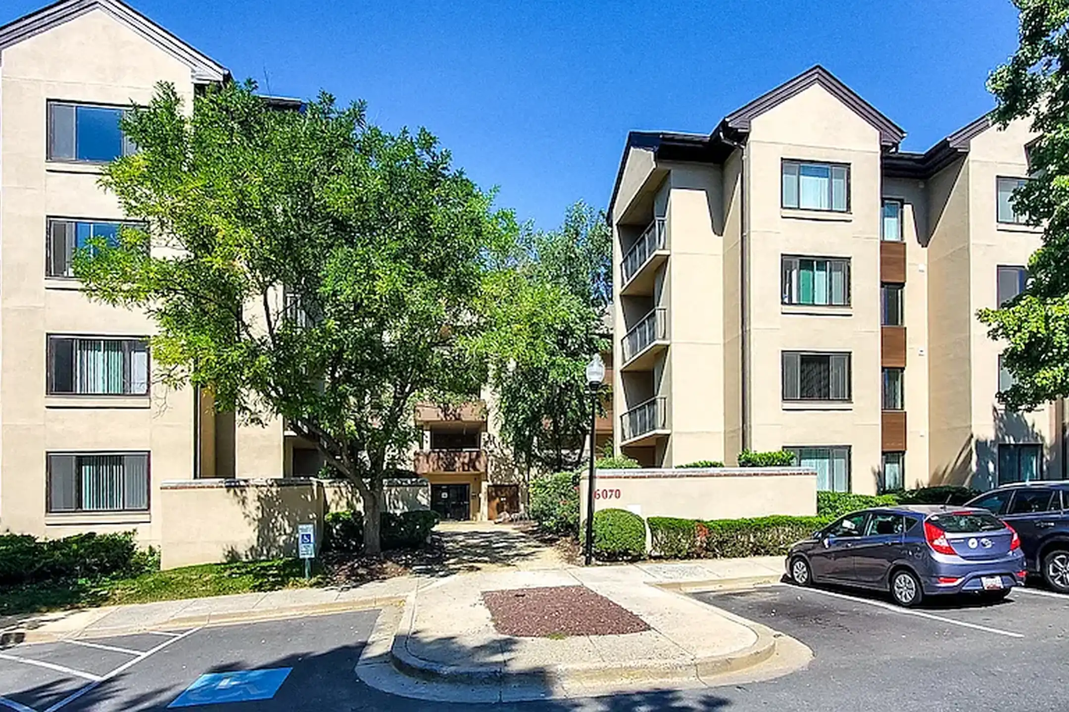 Miramont 6040 California Cir Rockville, MD