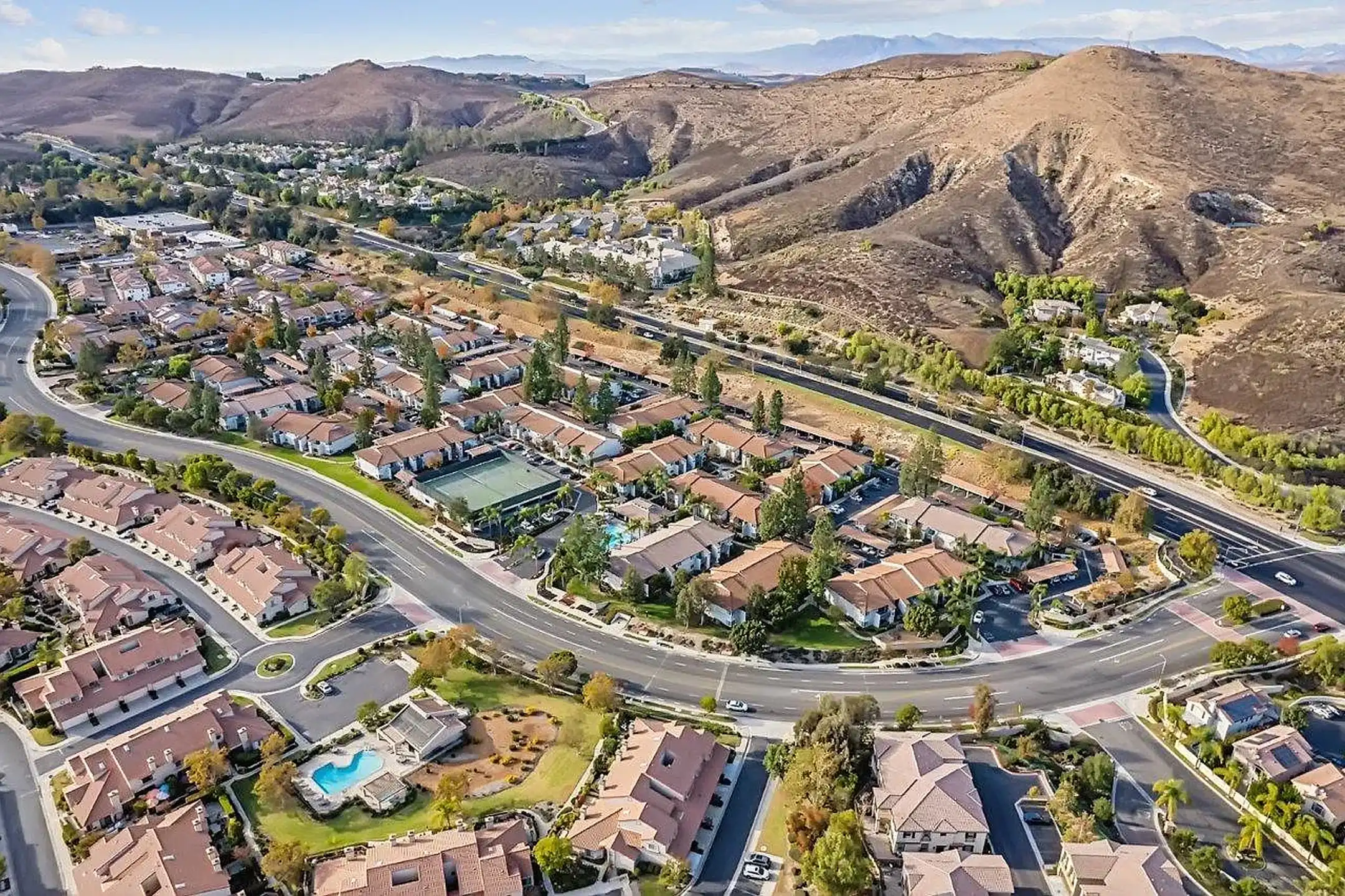 Sofi at Wood Ranch - 241 Country Club Dr - Simi Valley, CA | Rent.