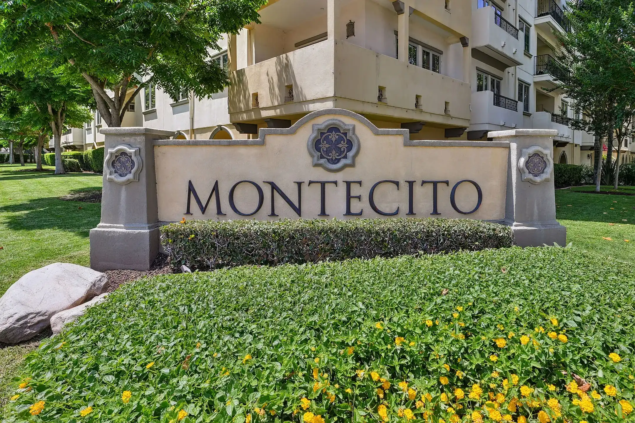 The Montecito 6203 Variel Ave Woodland Hills, CA