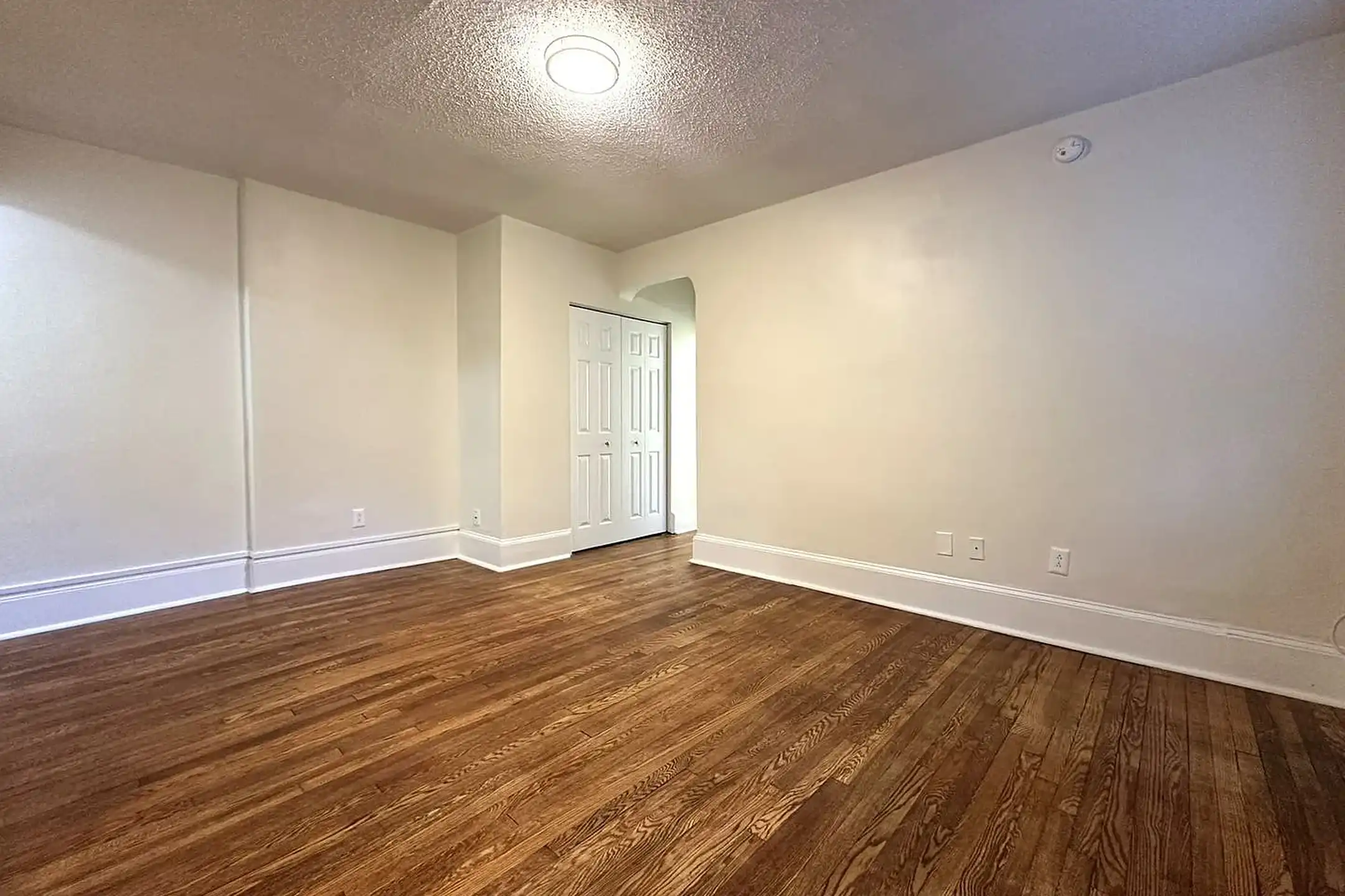 Queen Lane Manor - 2809 W Queen Ln - Philadelphia, PA | Rent.