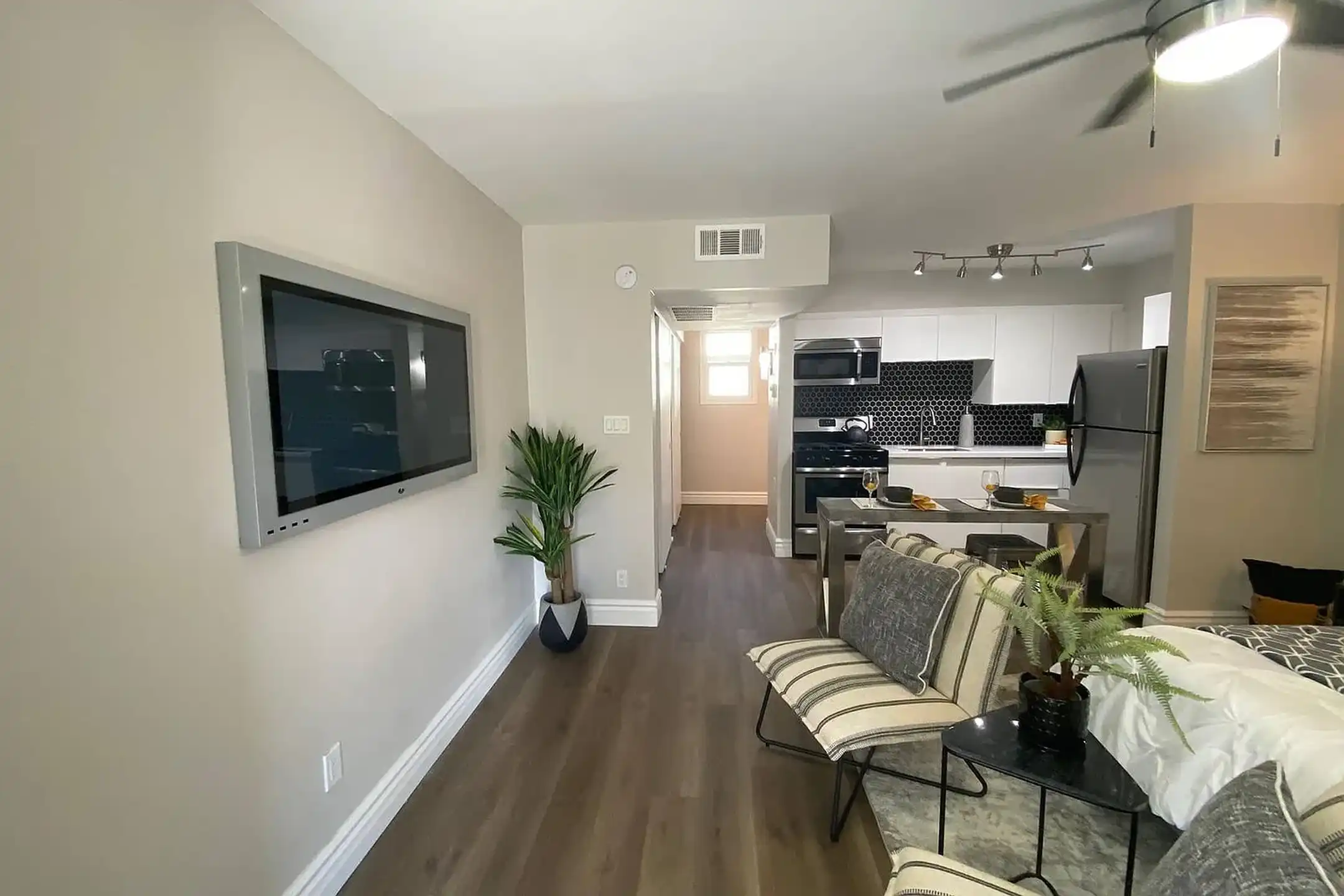 La Cima Apartments - 6060 N 7th St - Phoenix, AZ | Rent.