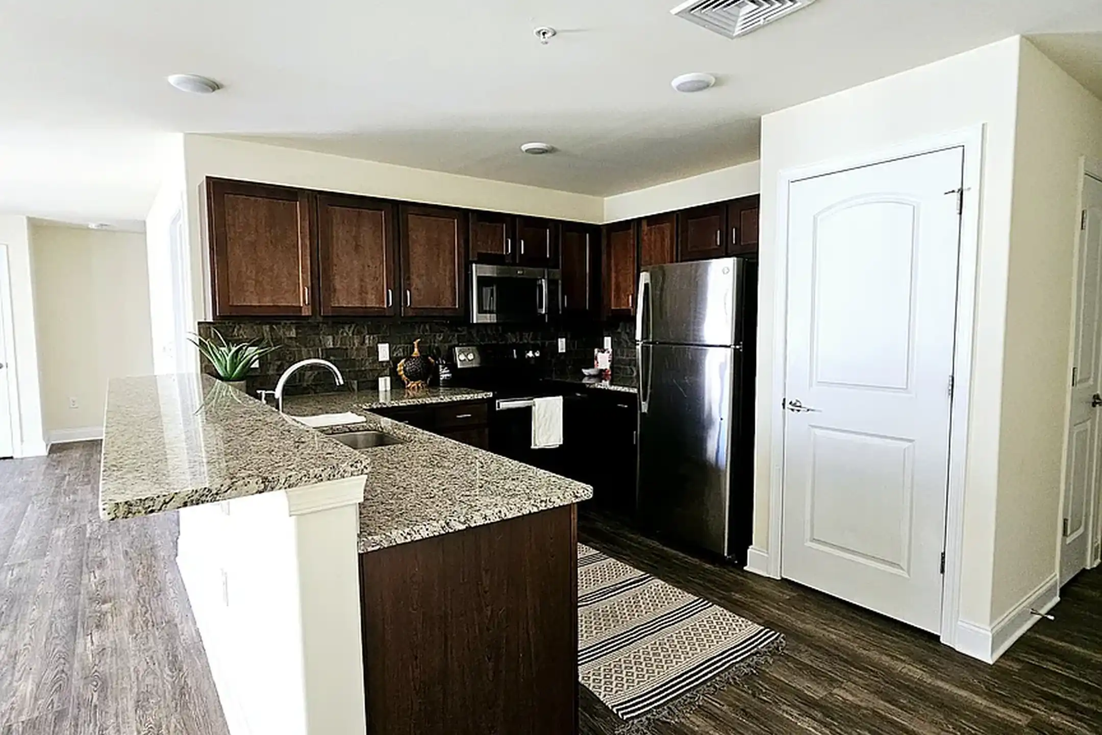 Reserve at Grings Mill - 2222 Tulpehocken Rd - Wyomissing, PA | Rent.