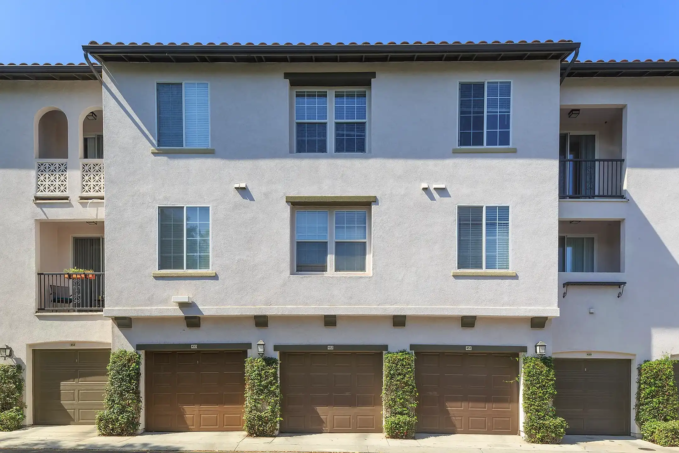 Anacapa Apartment Homes - 100 Anacapa - Irvine, CA | Rent.