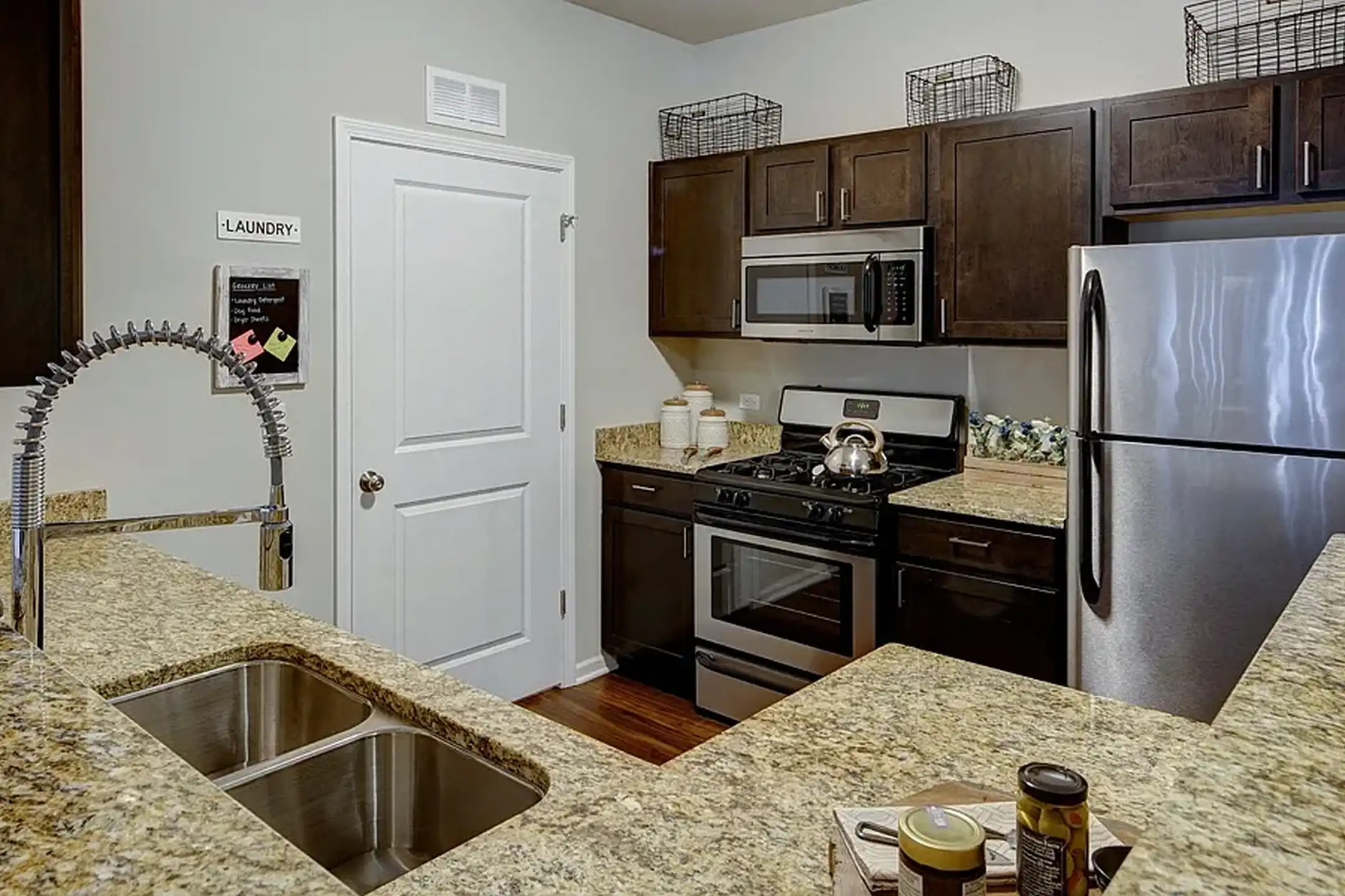 Algonquin Square Apartment Homes 2400 Millbrook Dr Algonquin