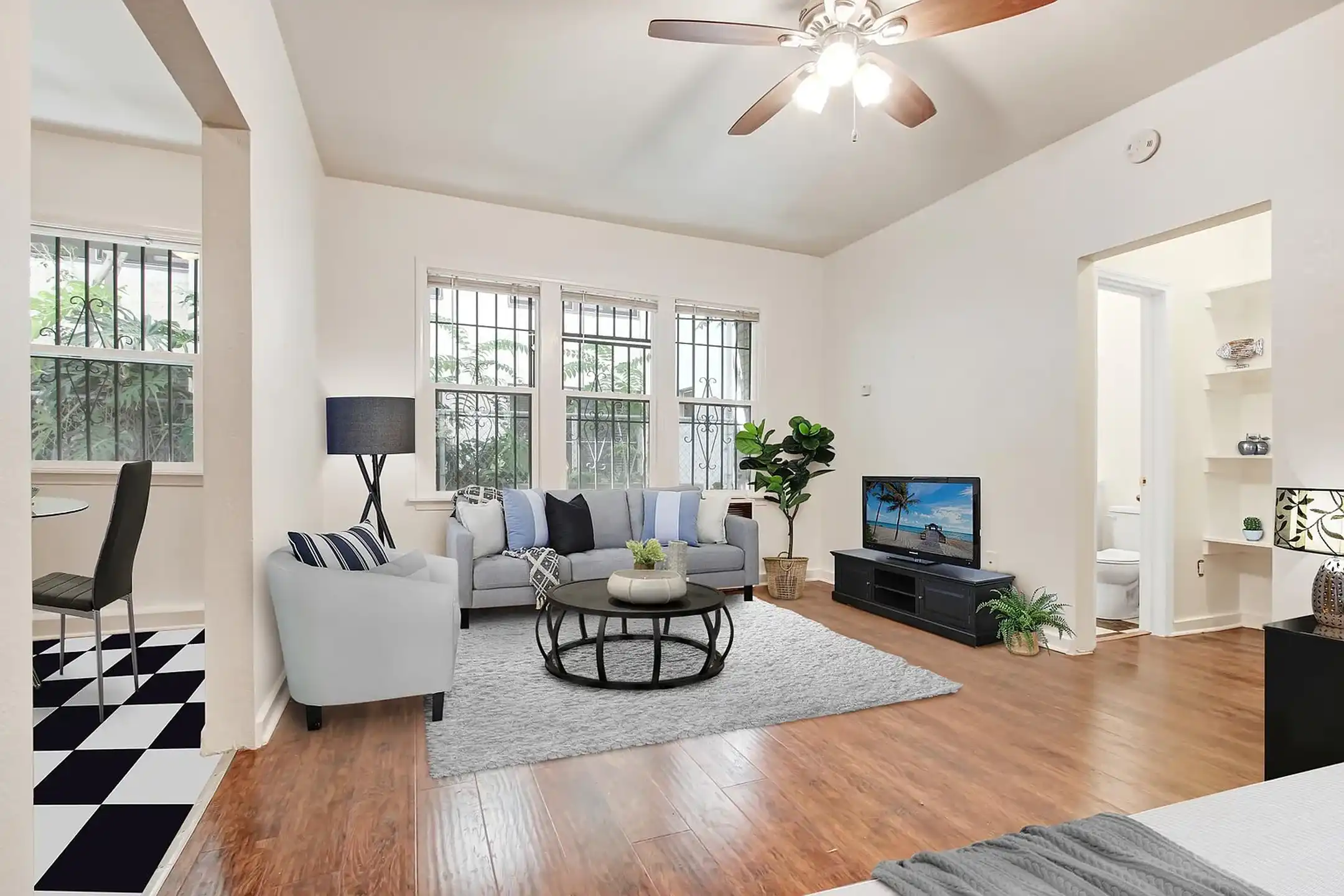 Mariposa Manor - 241 S Mariposa Ave - Los Angeles, CA | Rent.
