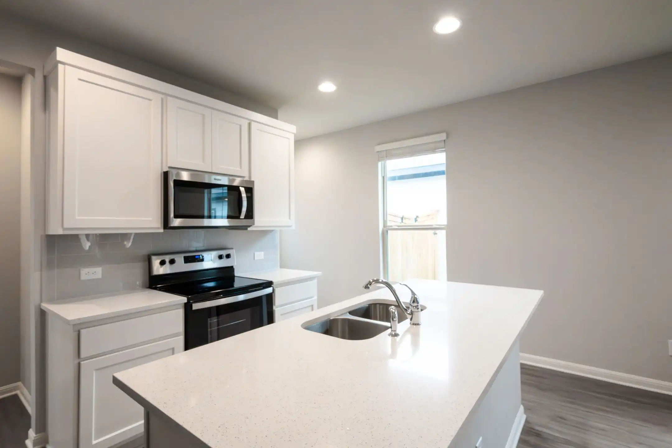 208 Kellys Heroes Wy Jarrell, TX