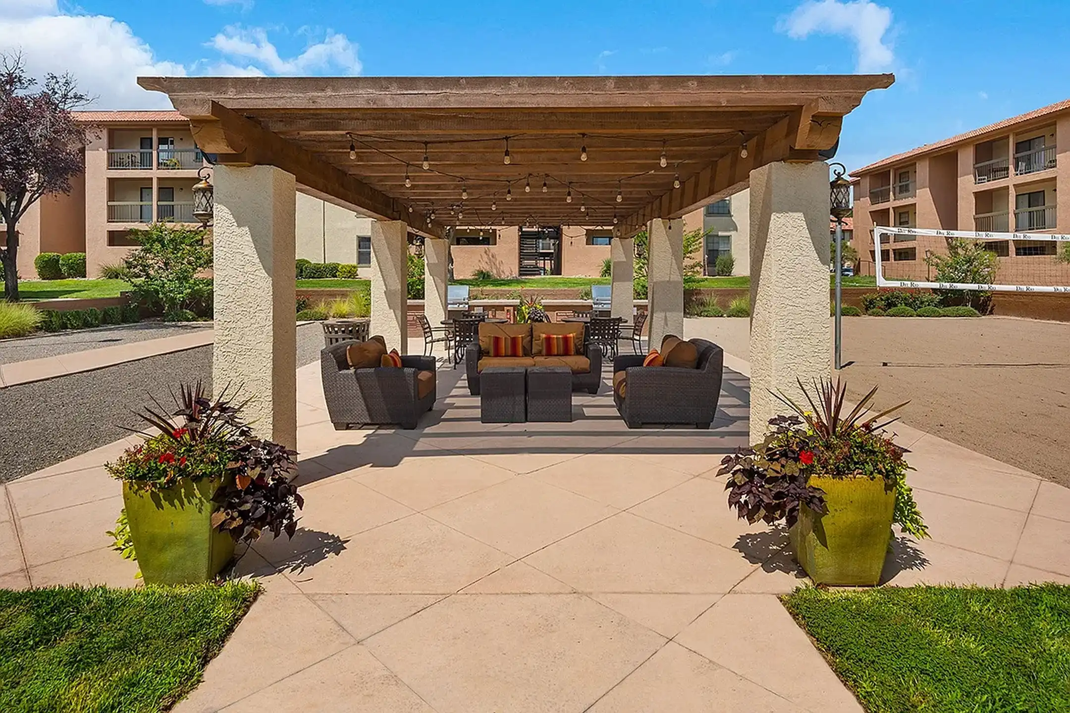 Del Rio Apartments - 4601 Montano Rd NW - Albuquerque, NM | Rent.