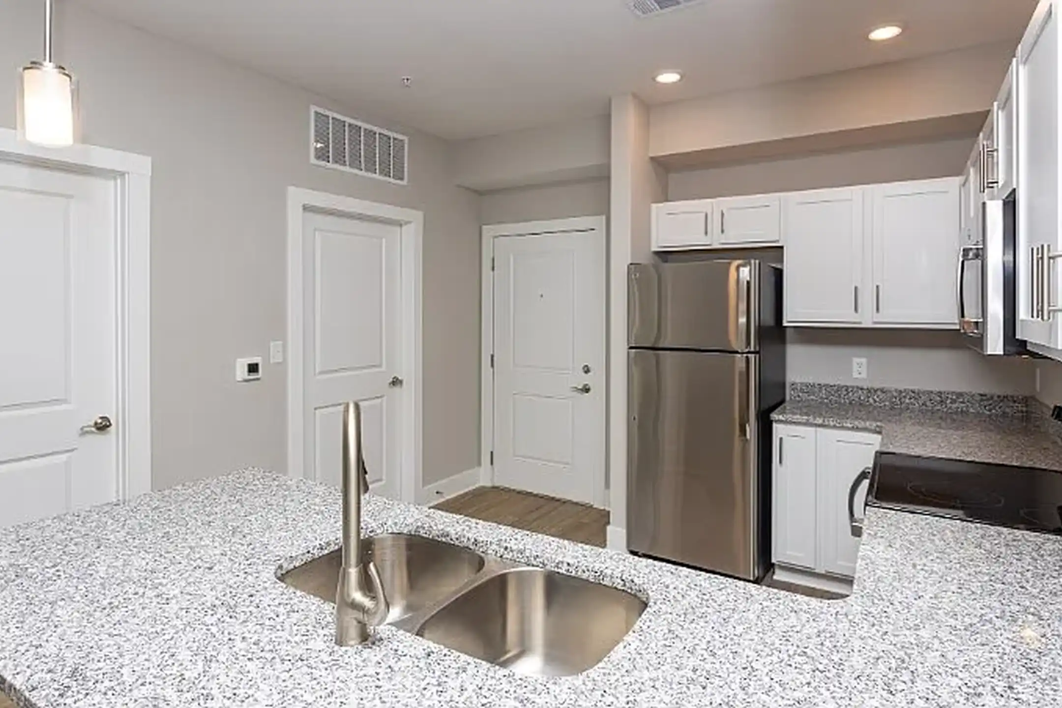 Preston Highway Apartments - 8923 Preston Hwy - Louisville, KY | Rent.
