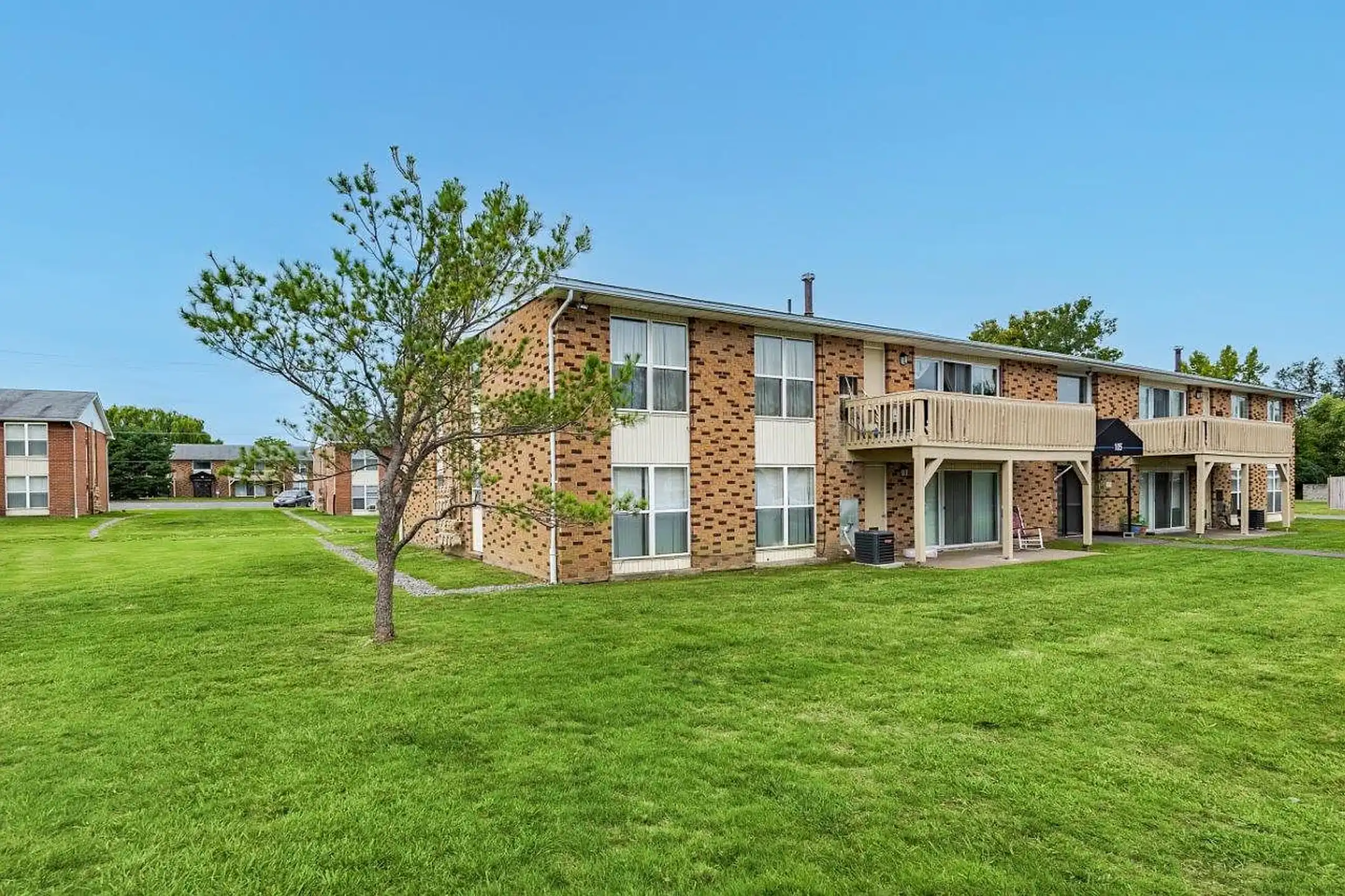 Hillcrest Village Apartment Homes - 1515 Hillside Ave - Niskayuna