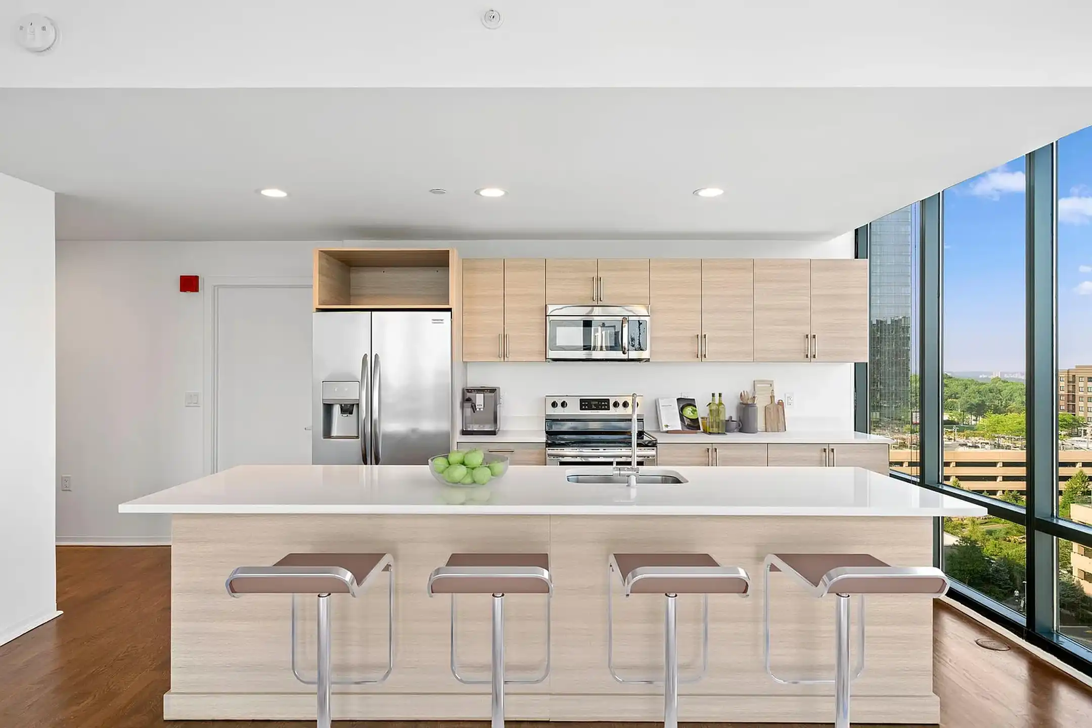 Hudson Lights 2030 Hudson St Fort Lee, NJ