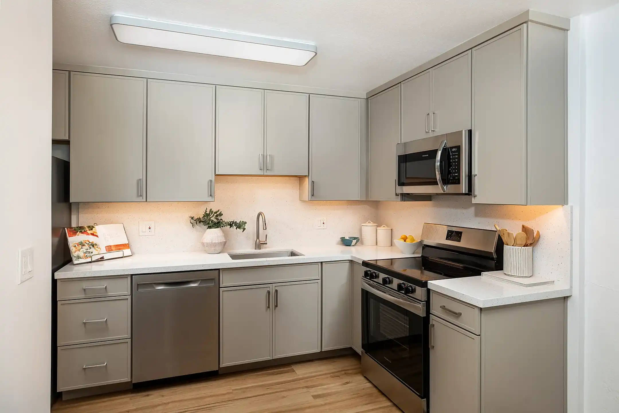 Solano Apartments - 1050 Crestview Dr - Mountain View, CA | Rent.