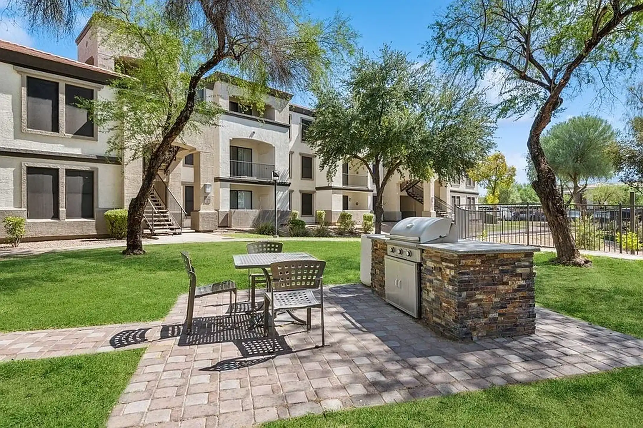 500 S 48th St Phoenix Az 85034