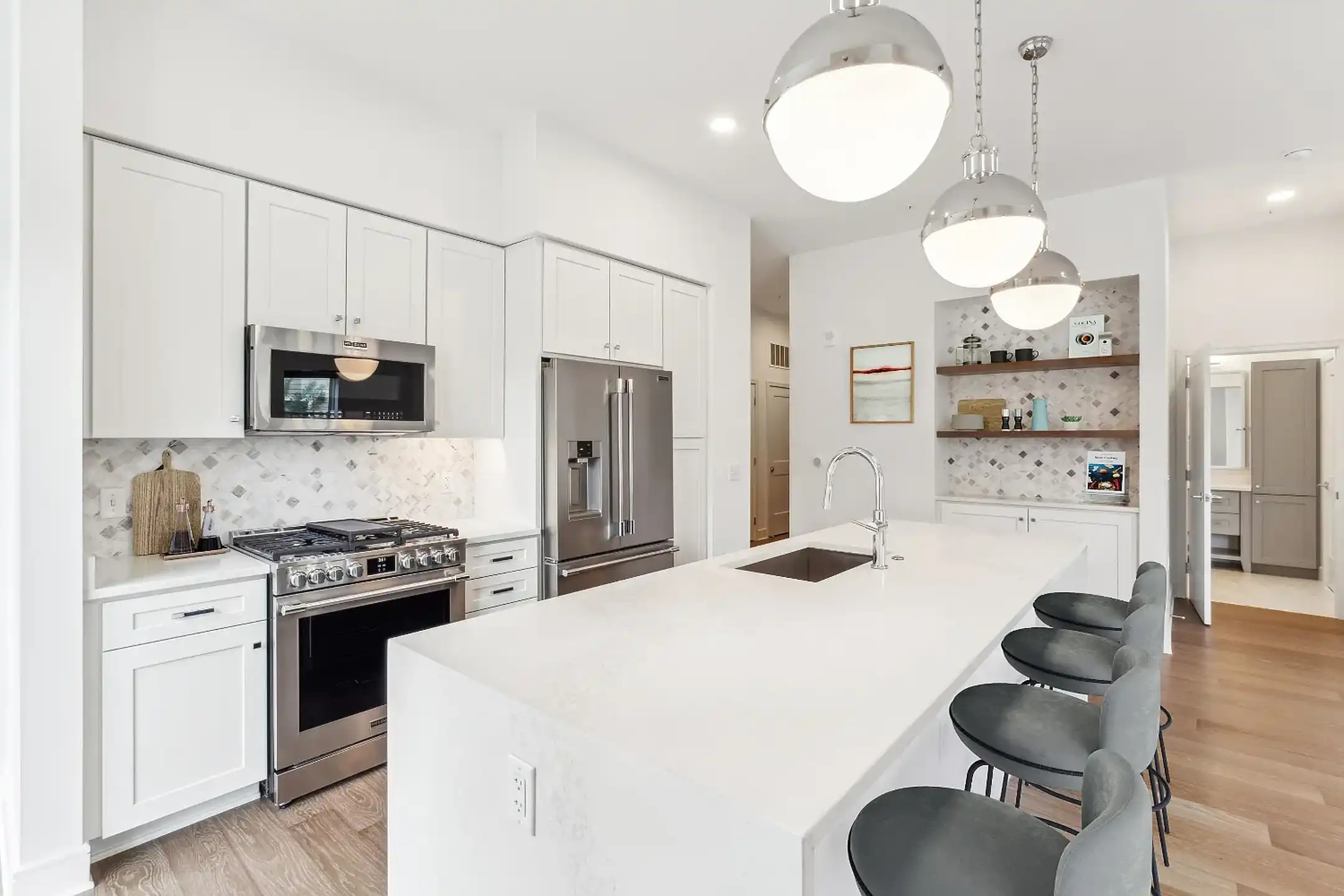 Cecil - 8015 Old Georgetown Rd - Bethesda, MD | Rent.