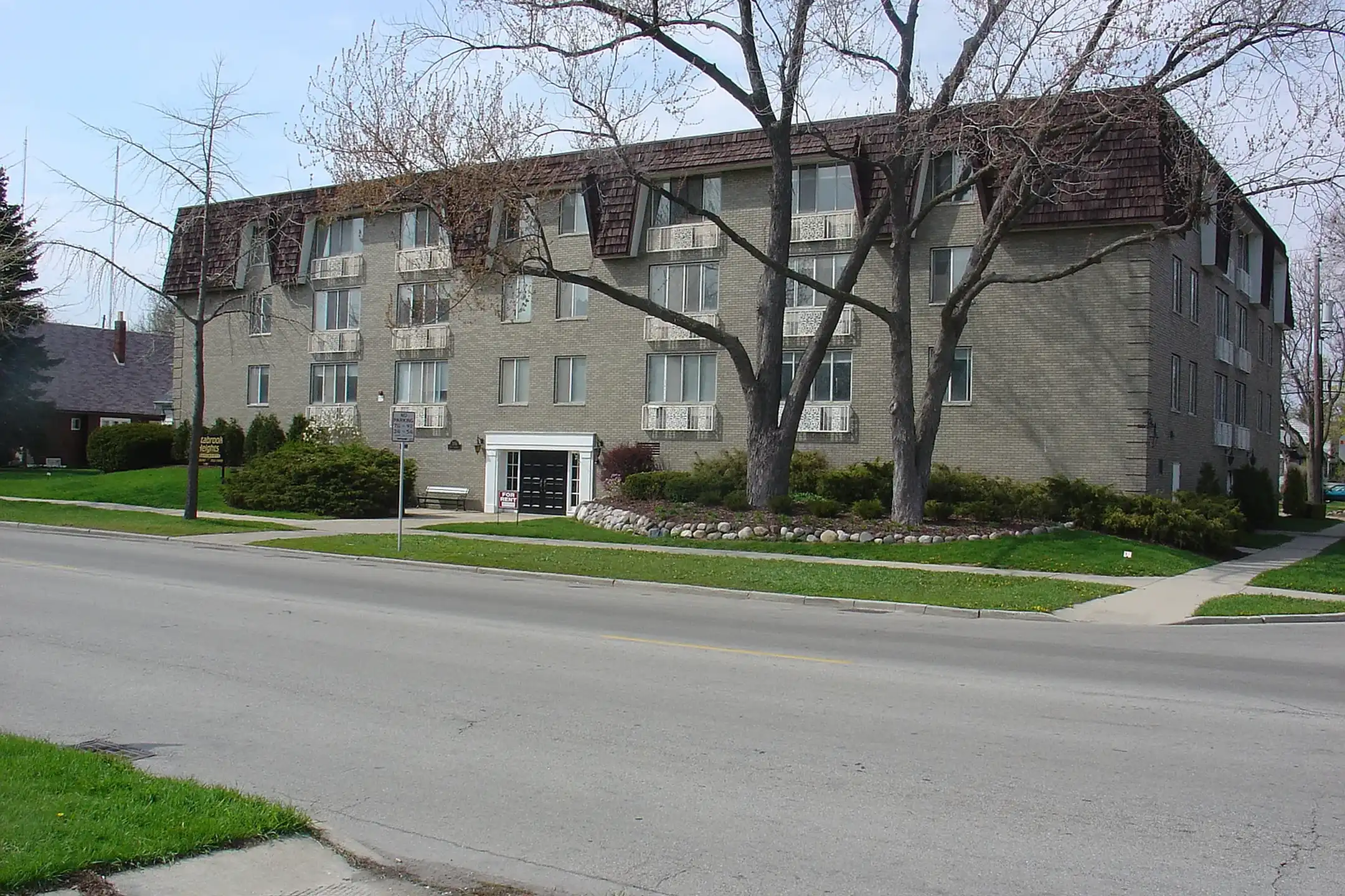 Estabrook Heights 306 W Hampton Ave Milwaukee, WI