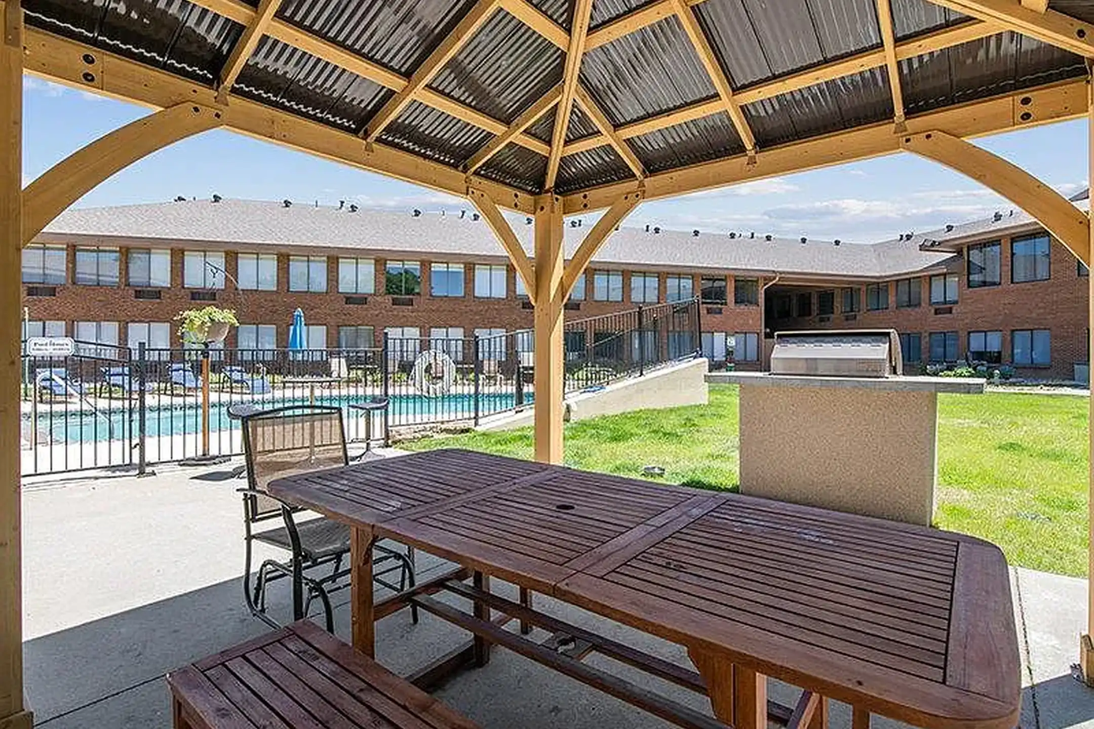 Vivo Living Longmont 1900 Ken Pratt Blvd Longmont, CO