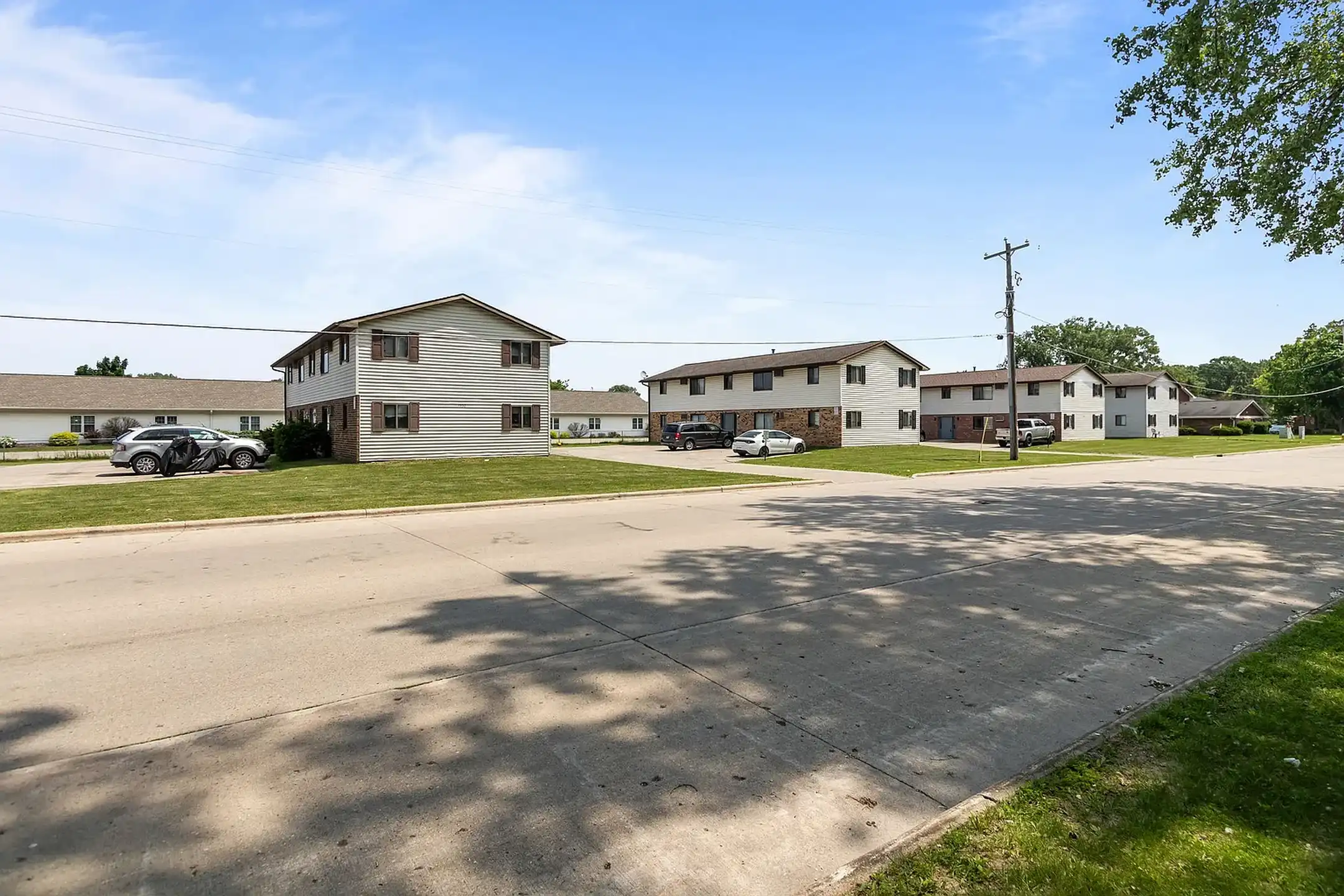 Photo inspiration: Visual Reference: Moraine Terrace Apartments 1530 1550 Moraine Ter Green Bay Wi