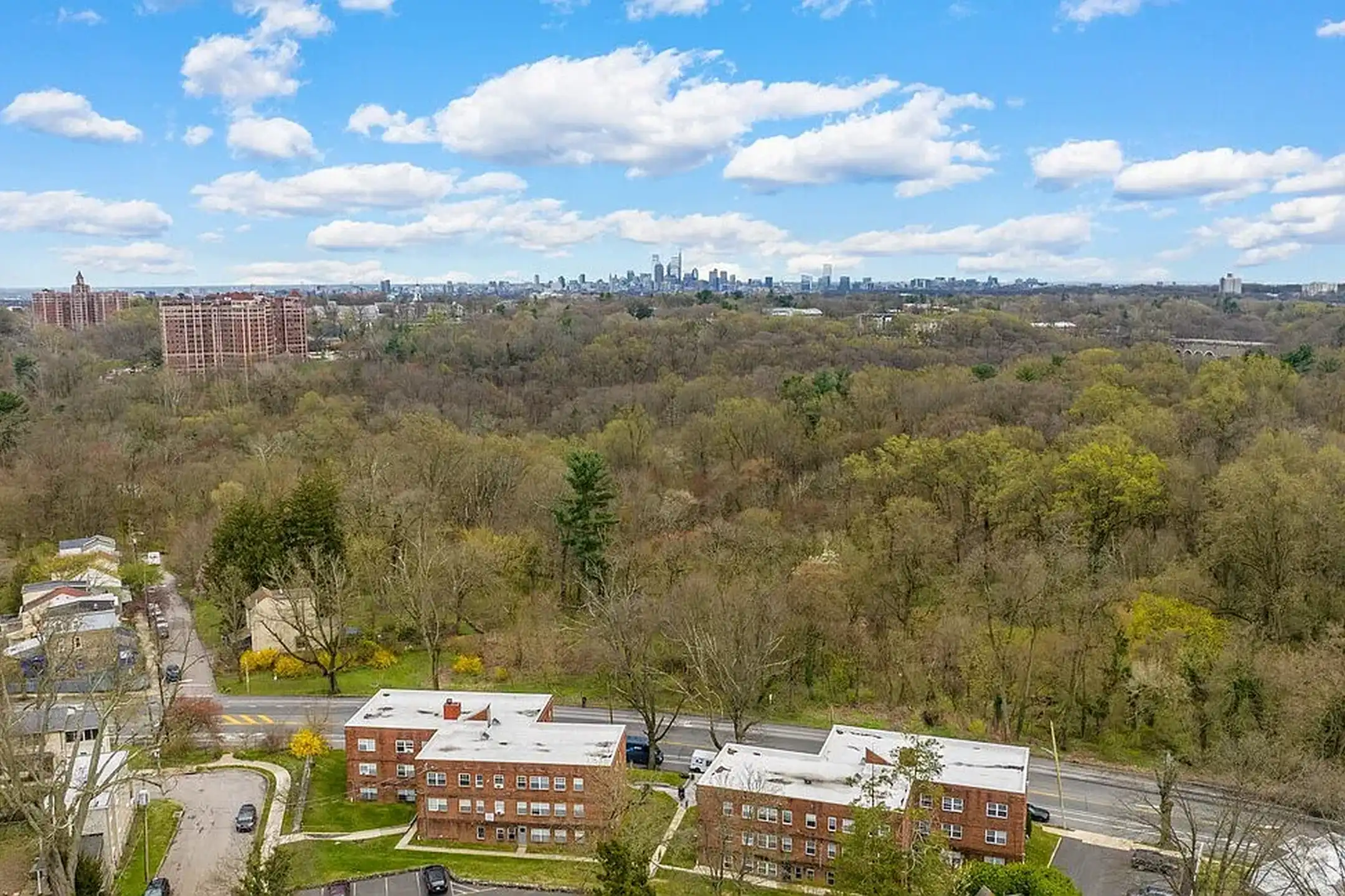 Walnut Court Apartments - 685-689 W Walnut Ln - Philadelphia, PA | Rent.
