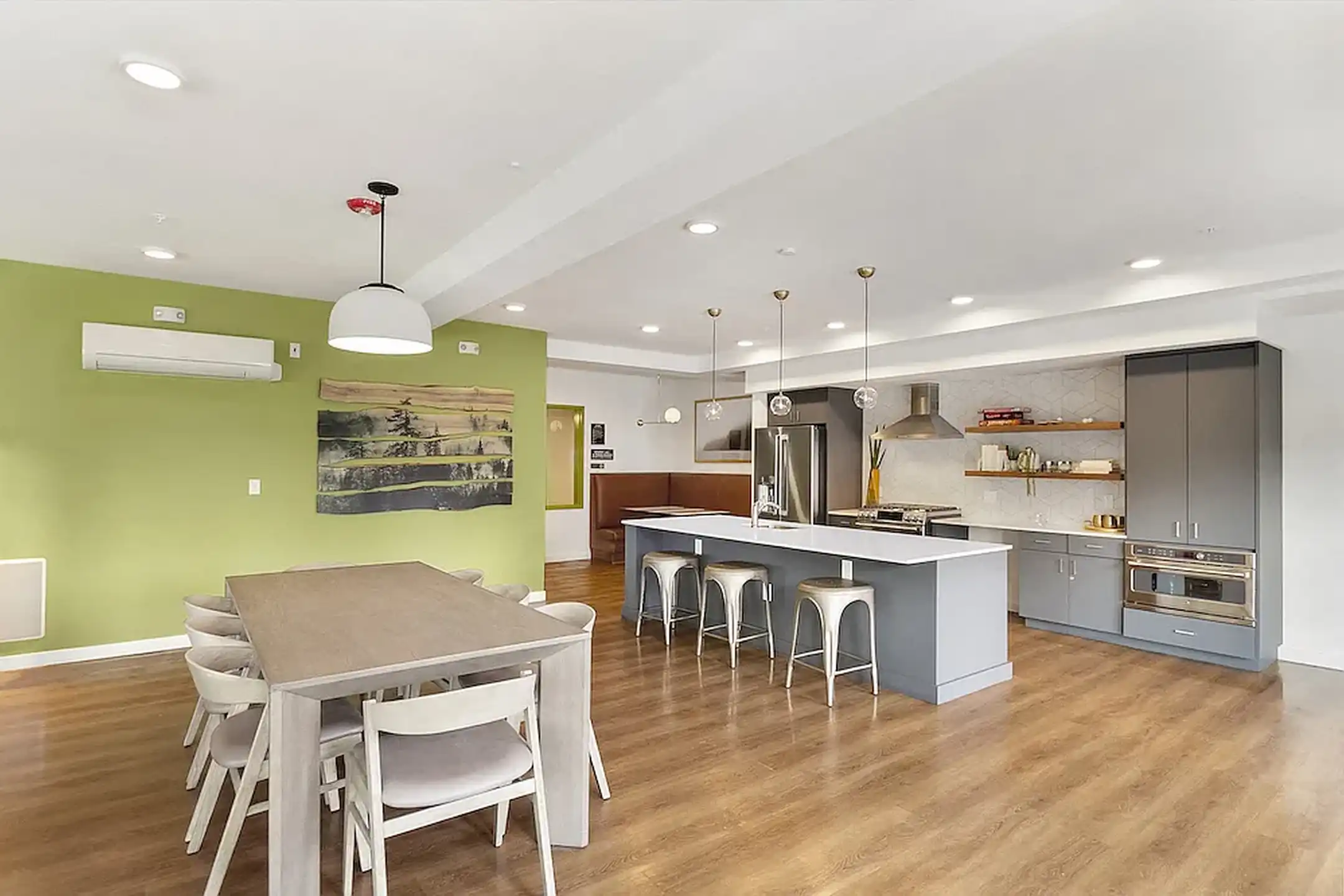 Vale - 995 7th Ave NW - Issaquah, WA | Rent.