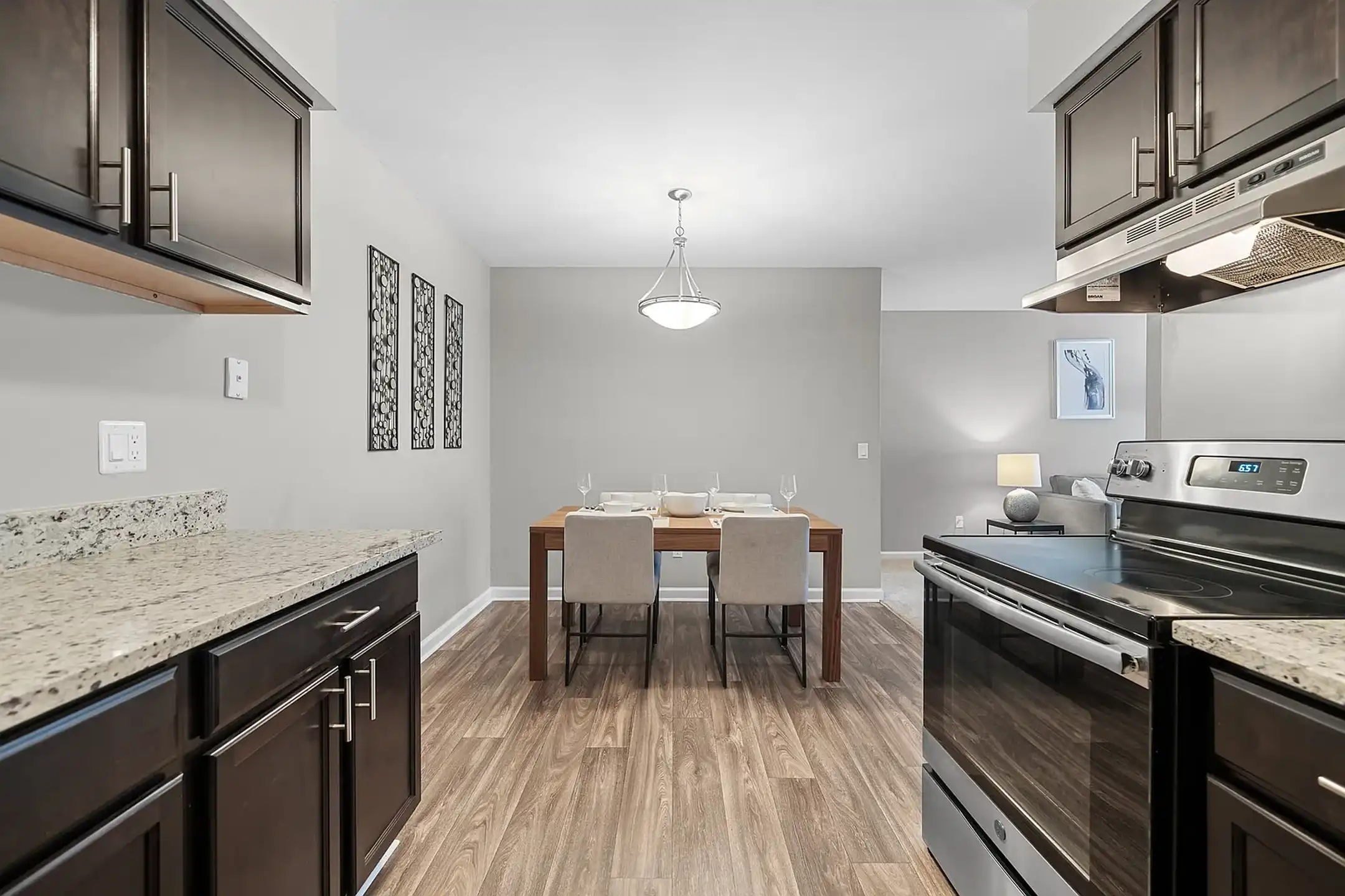 Lakeside Village Apartments - 15770 Lakeside Village Dr - Clinton ...