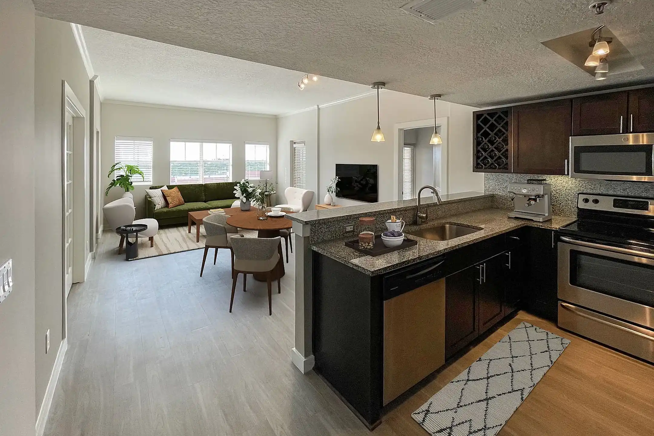 Mizner Park Apartments - 401 NE Mizner Blvd - Boca Raton, FL | Rent., image size:2160x1440