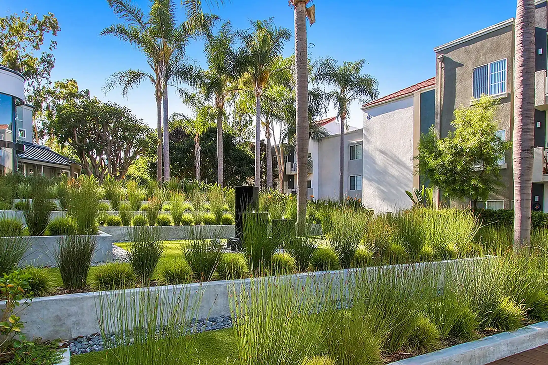 Playa Summit 7077 Alvern St Los Angeles, CA