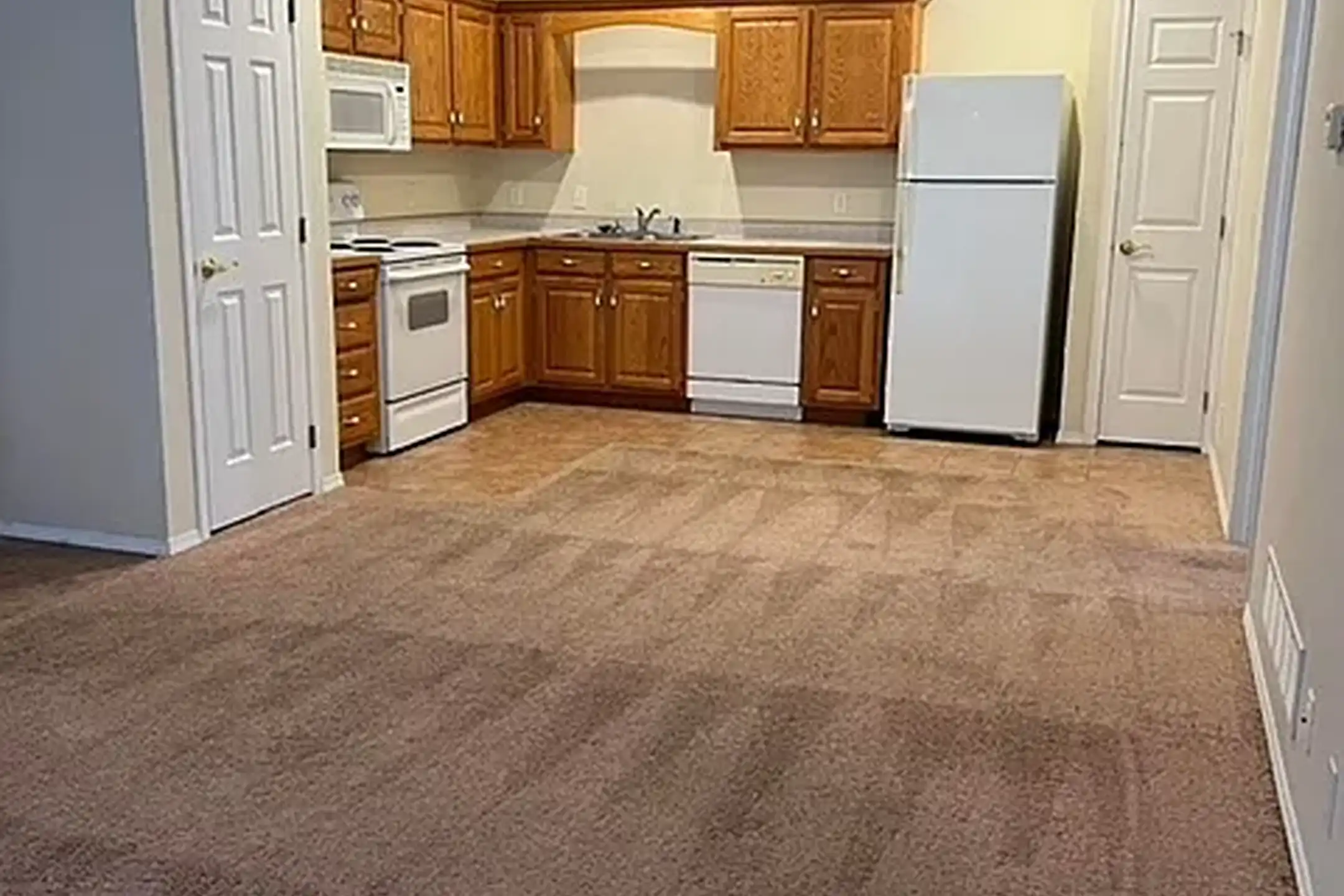 Village at Wingfield - 1302 N Main St - Webb City, MO | Rent.