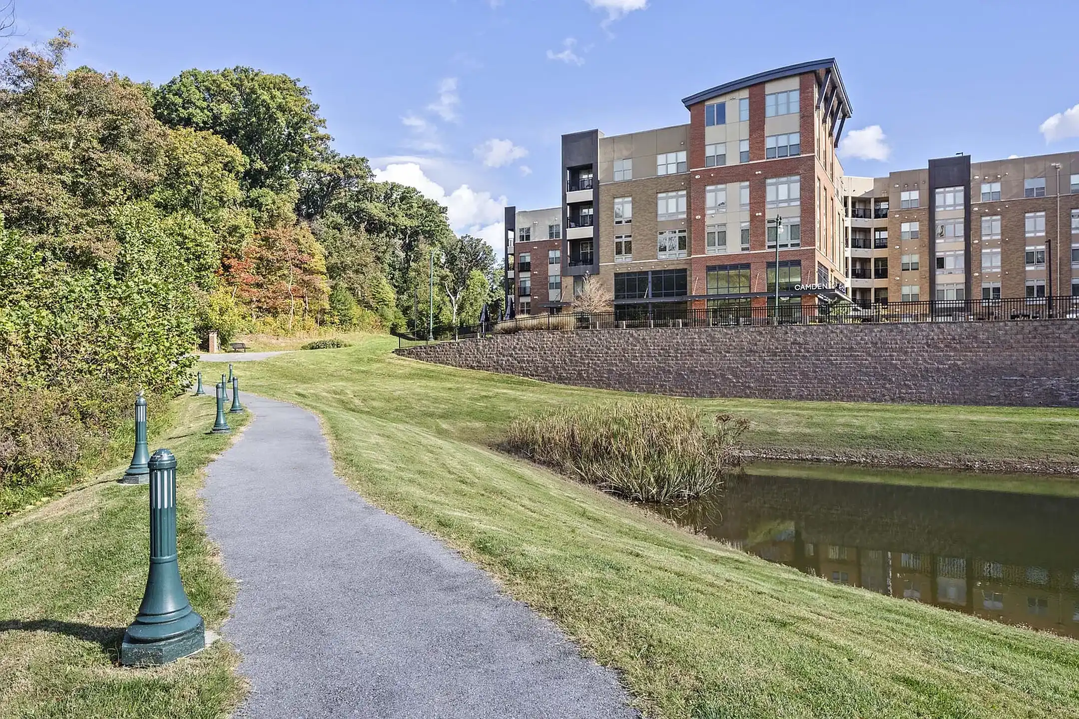 Camden Washingtonian - 10201 Washingtonian Blvd - Gaithersburg, MD | Rent.