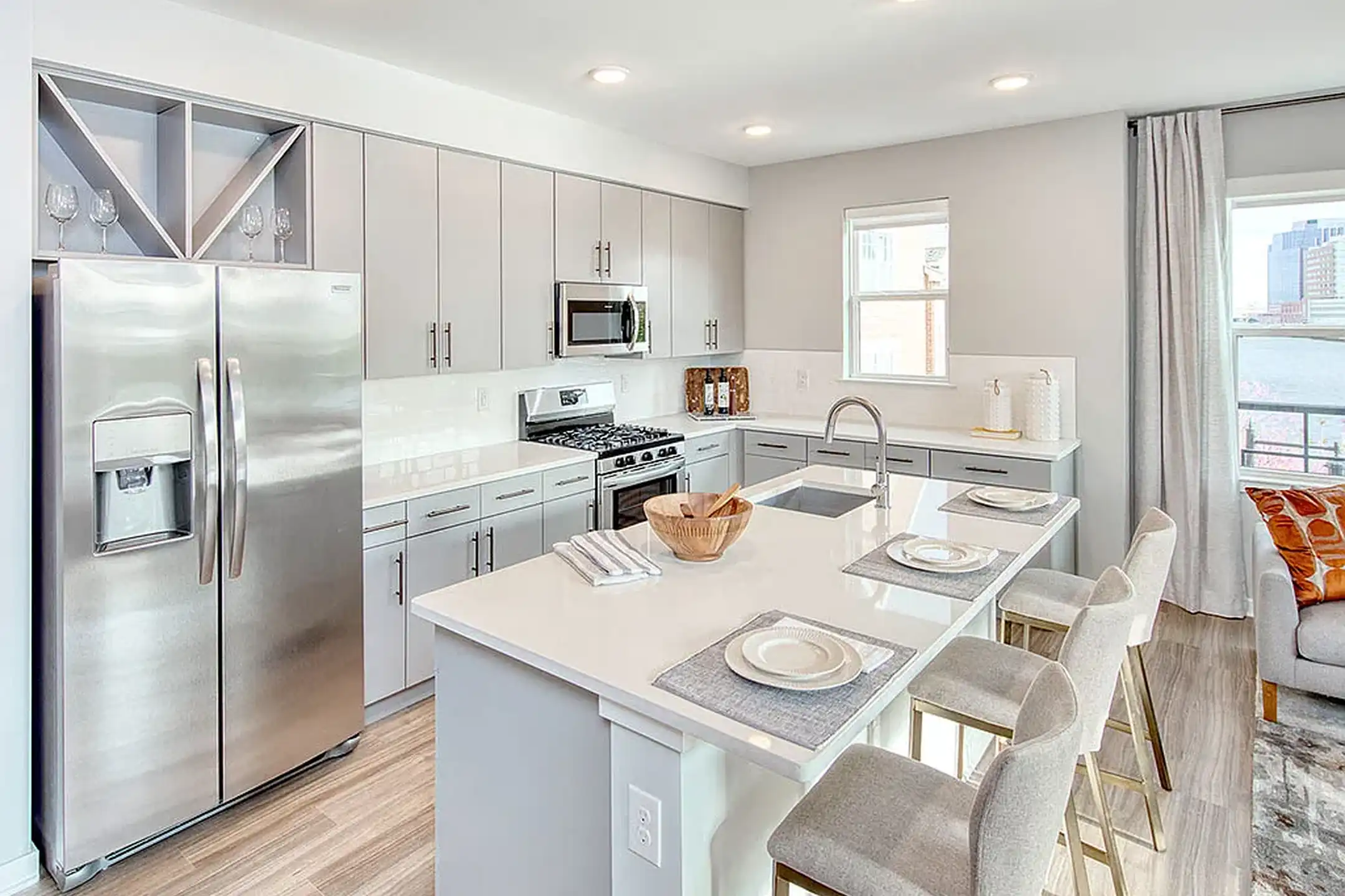 その他 one room 1 Bedroom Apartment priced at $1700 | 624 Sq Ft | Urbana on 12th