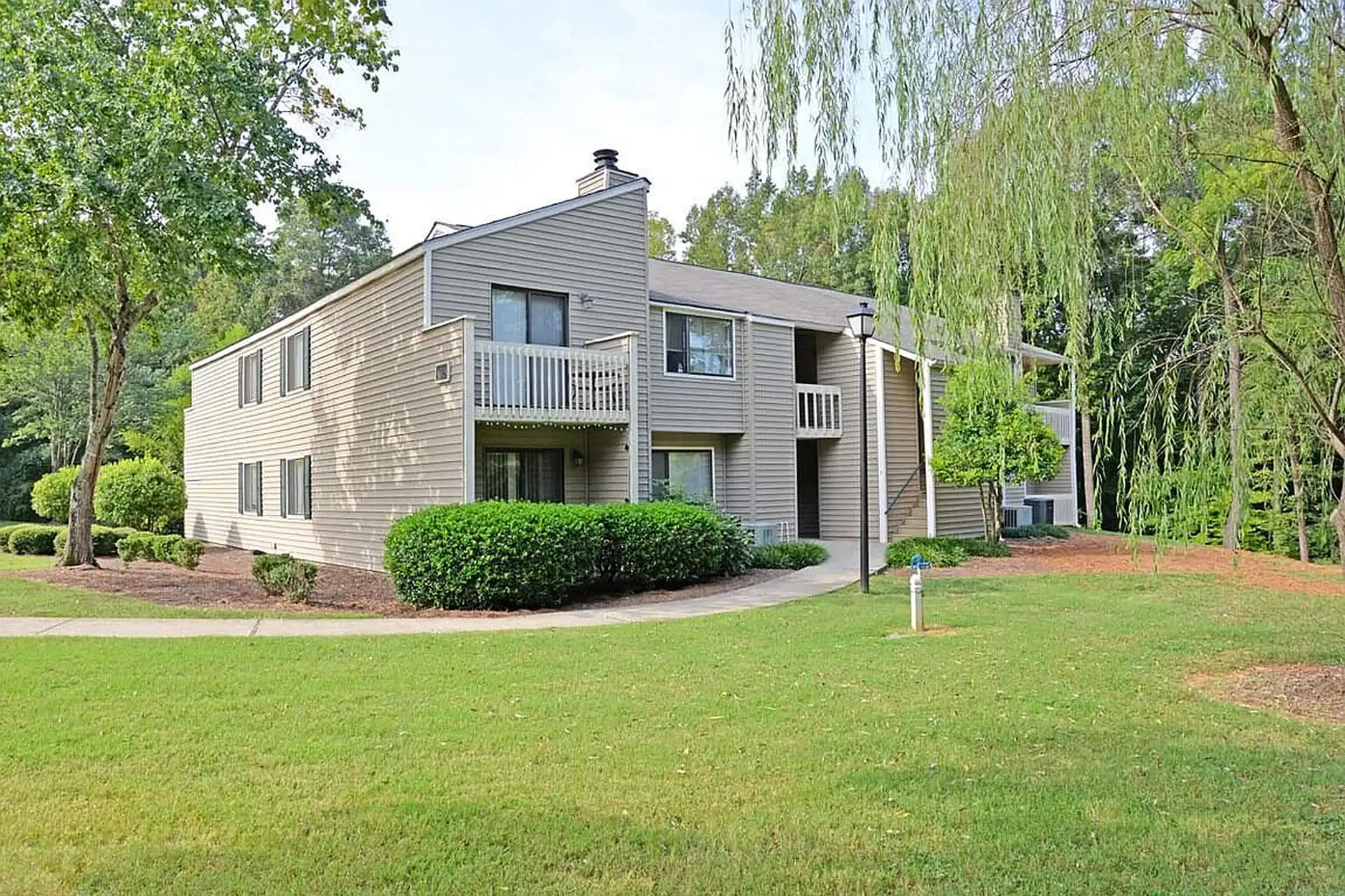 HAMPTONS AT COUNTRY PARK - 4515 Lawndale Dr - Greensboro, NC | Rent.