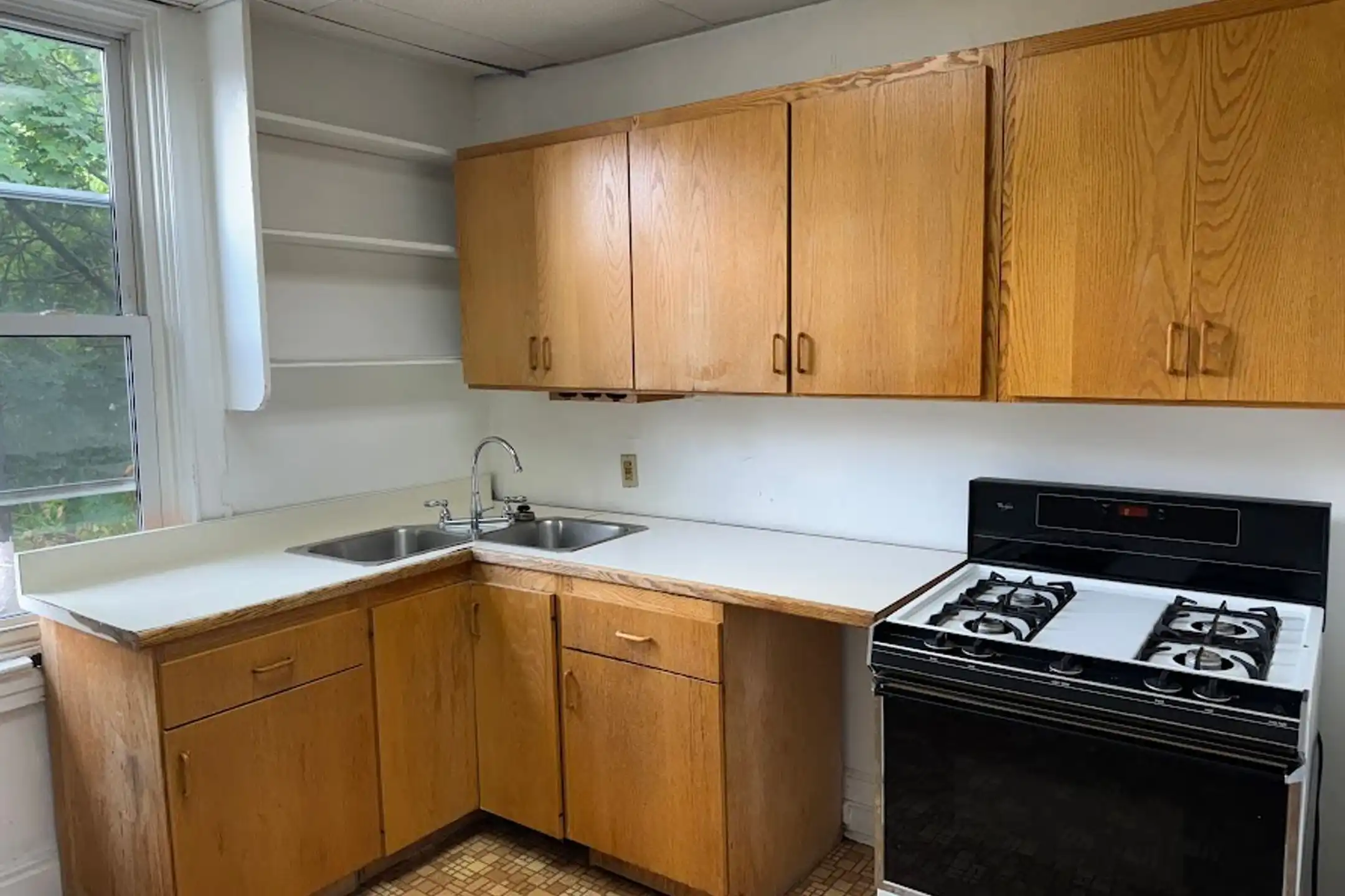 5526 Howe St unit 3rd Floor - Pittsburgh, PA | Rent.