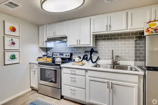 Studio Apartments in Glendale, AZ For Rent - 1122 Studio
