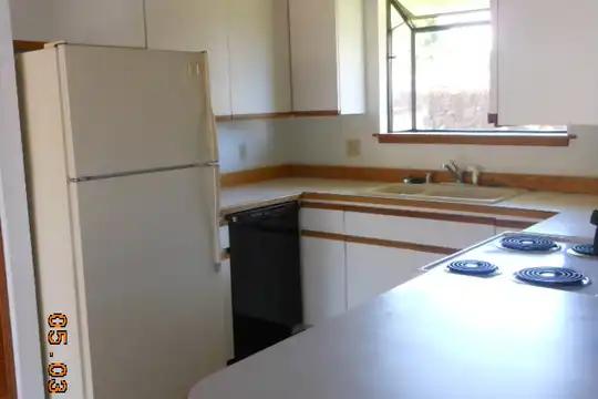 KEEN × STABRIDGE WAIMEA the apartment Apartments For Rent in