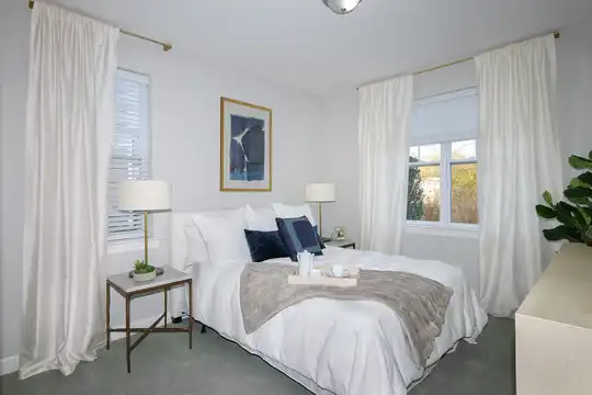 Sinai ×2 Pre-Order - InterMountain 693301-02 - EMD SD38-2 Elgin