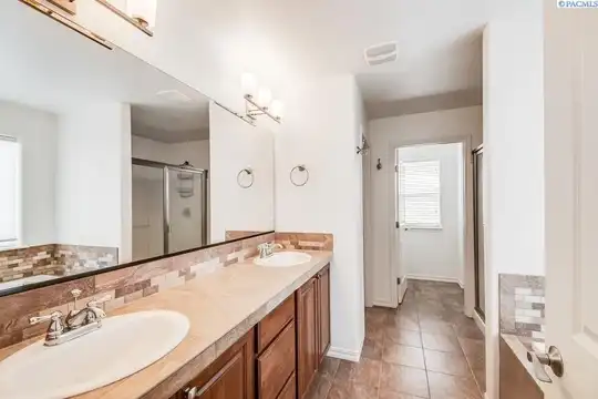 Houses For Rent in Zip Code 99353 - 16 Houses | Rent.com®