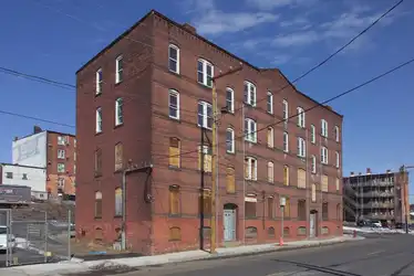 62 Commercial St unit 37221 - 64 Commercial St 2L - Holyoke, MA | Rent.