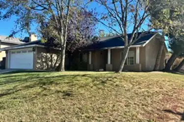 818 Elm St - Tehachapi, CA | Rent.