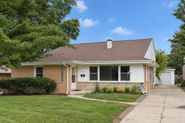 1240 W Thomas Rd - Wheaton, IL | Rent.