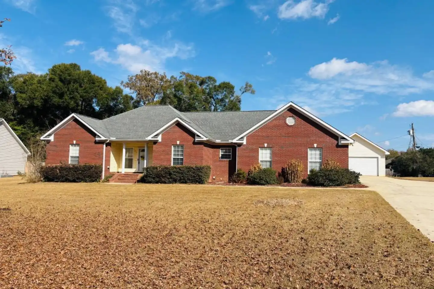 100 Riverside Dr - Dothan, AL | Rent.
