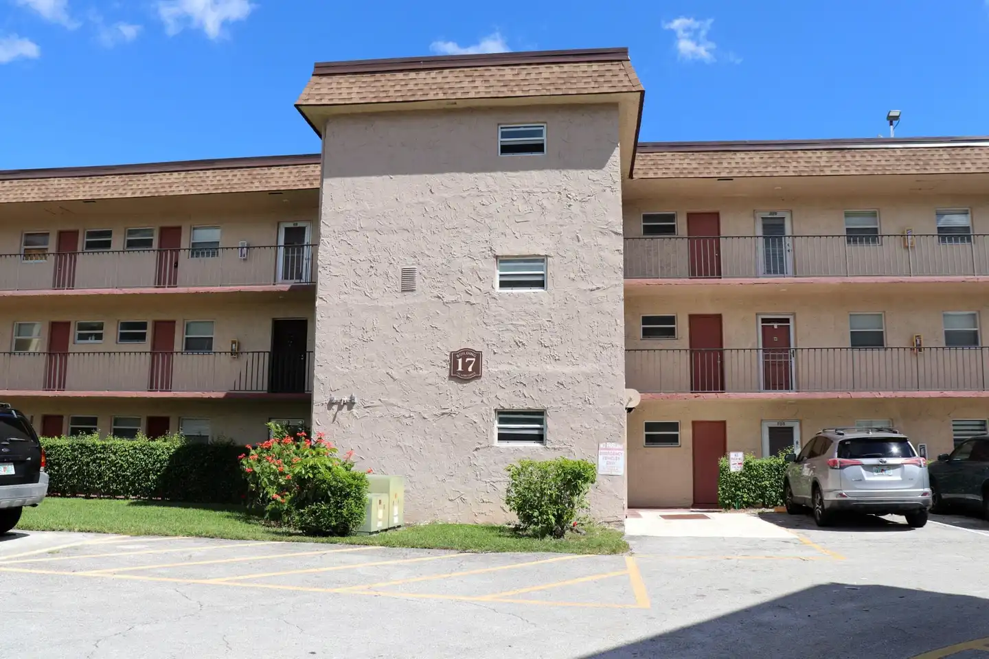 715 Lori Dr #315 - Palm Springs, FL | Rent.